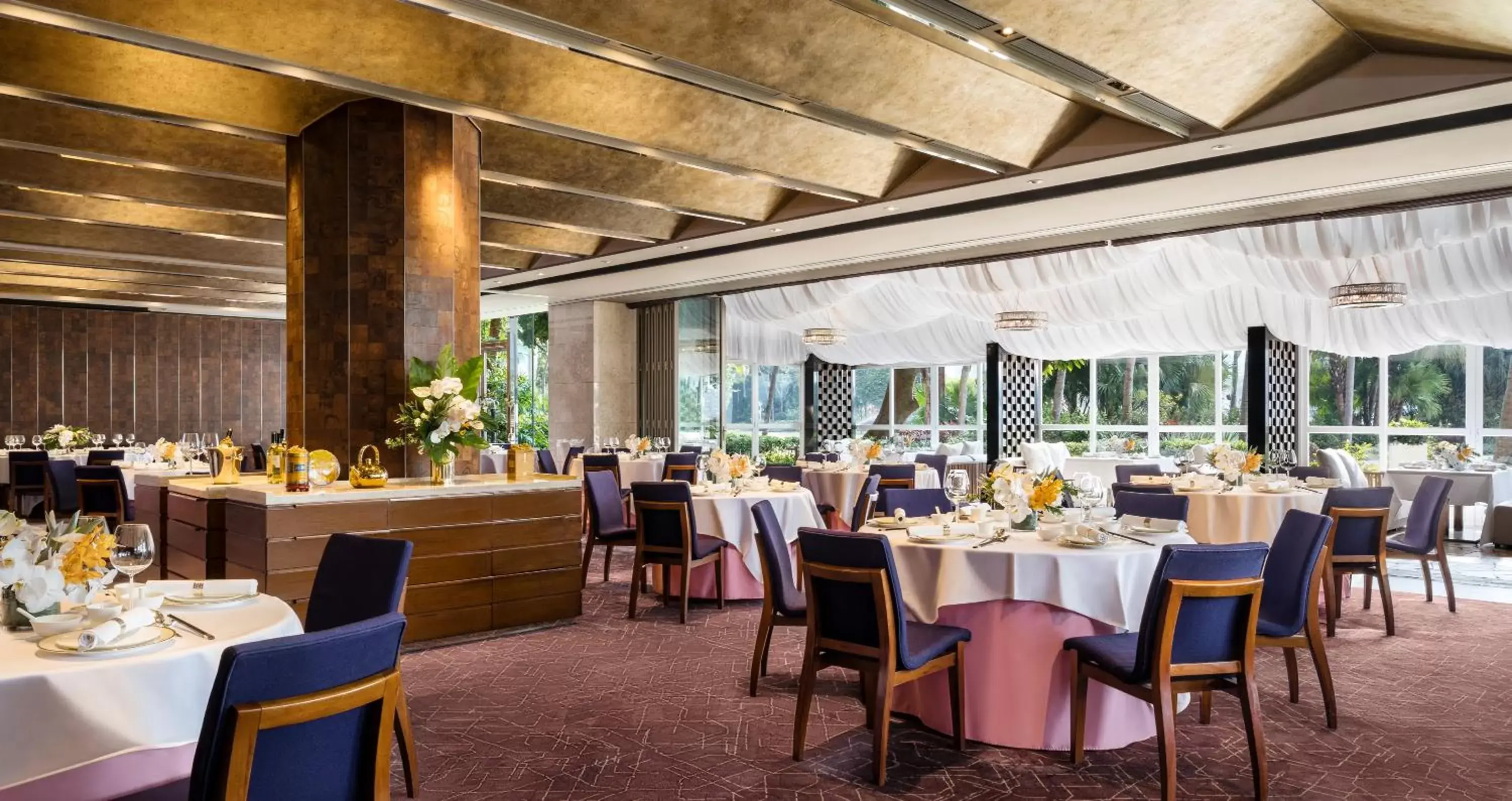 Restaurant/Places to Eat in Hong Kong Gold Coast Hotel