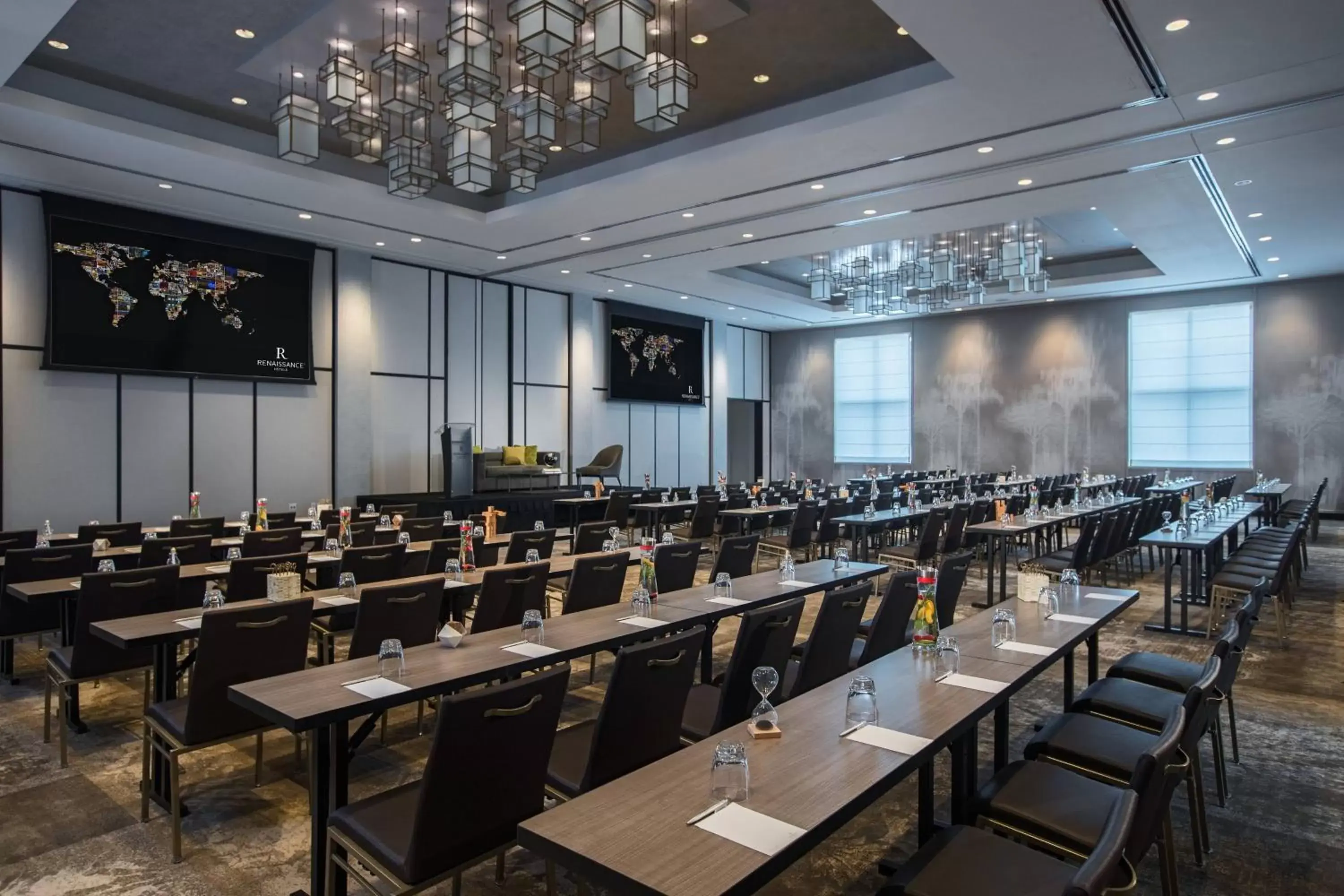 Meeting/conference room in Renaissance Atlanta Airport Gateway Hotel