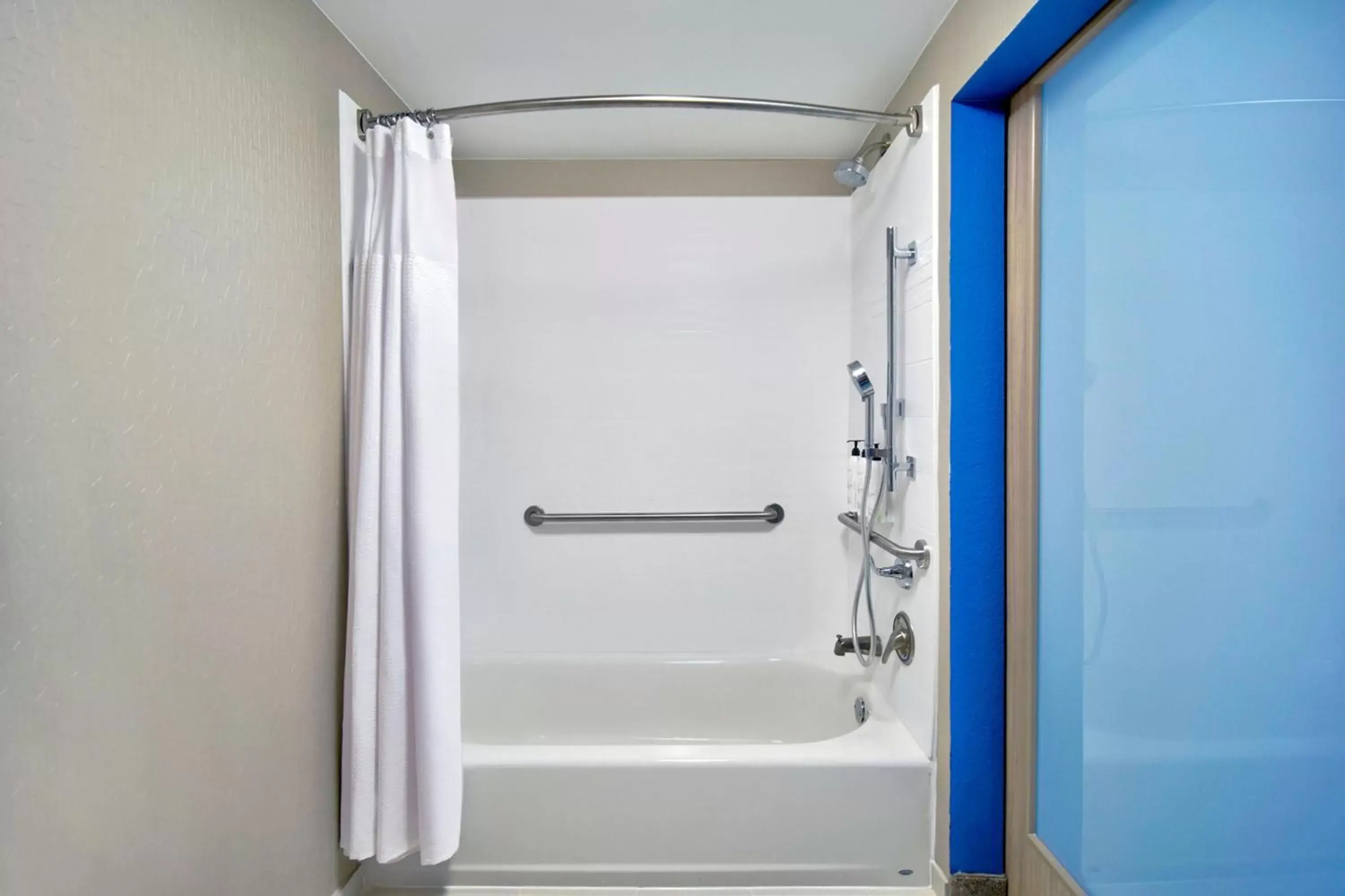 Bedroom, Bathroom in SpringHill Suites Erie