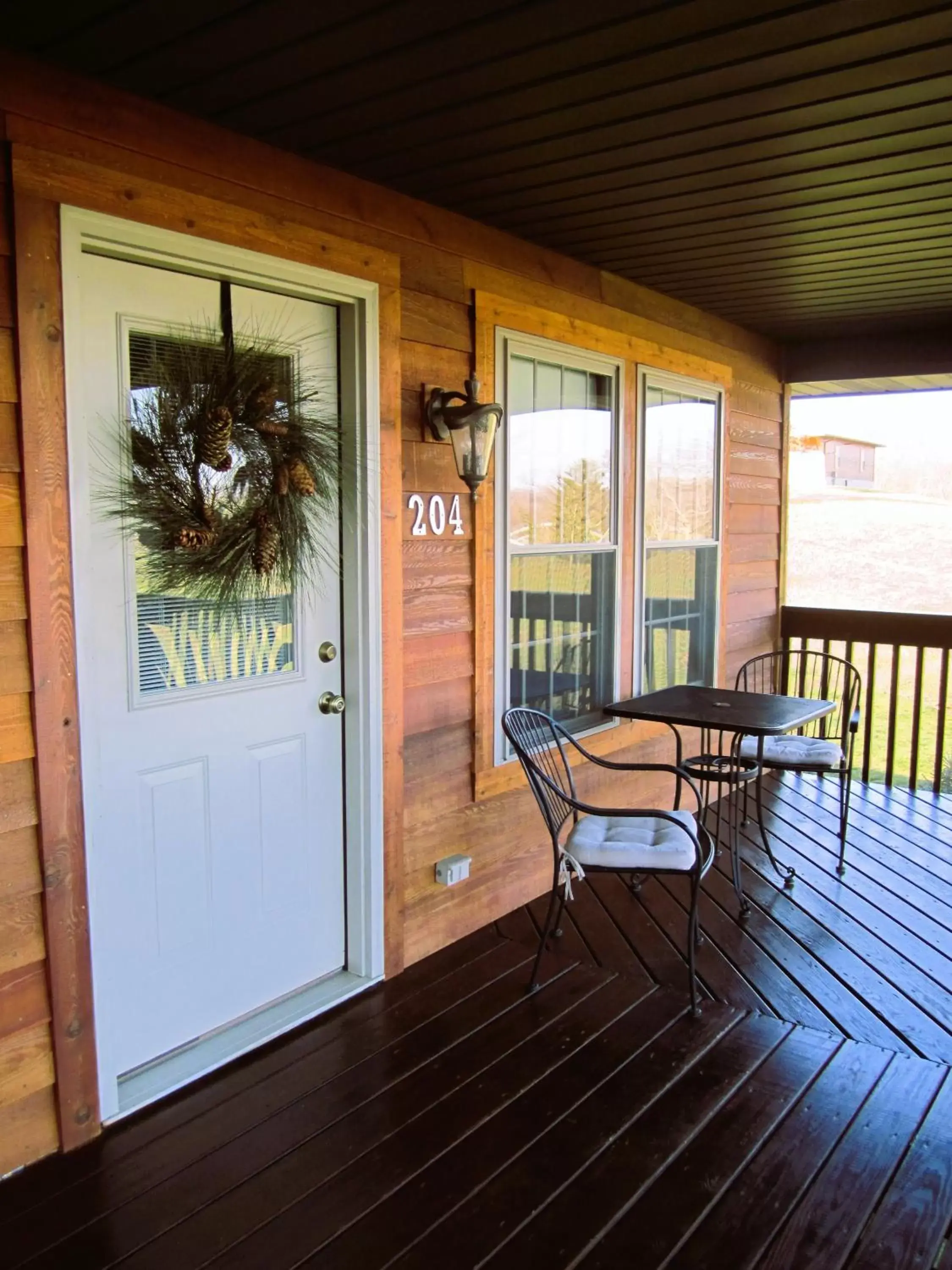 Sojourner's Lodge & Log Cabin Suites