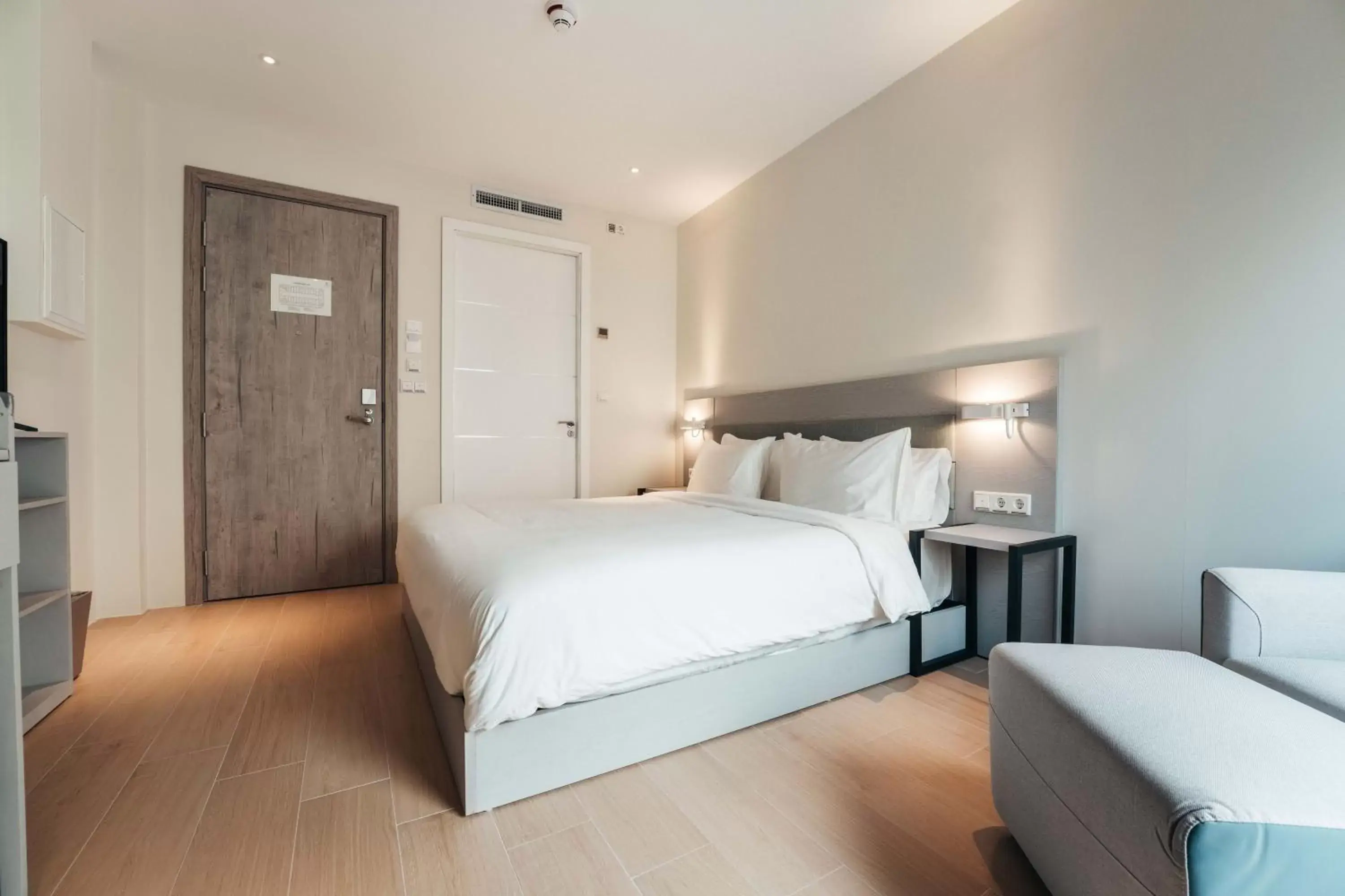 Bedroom, Bed in Elements Hotel & Shops Curaçao