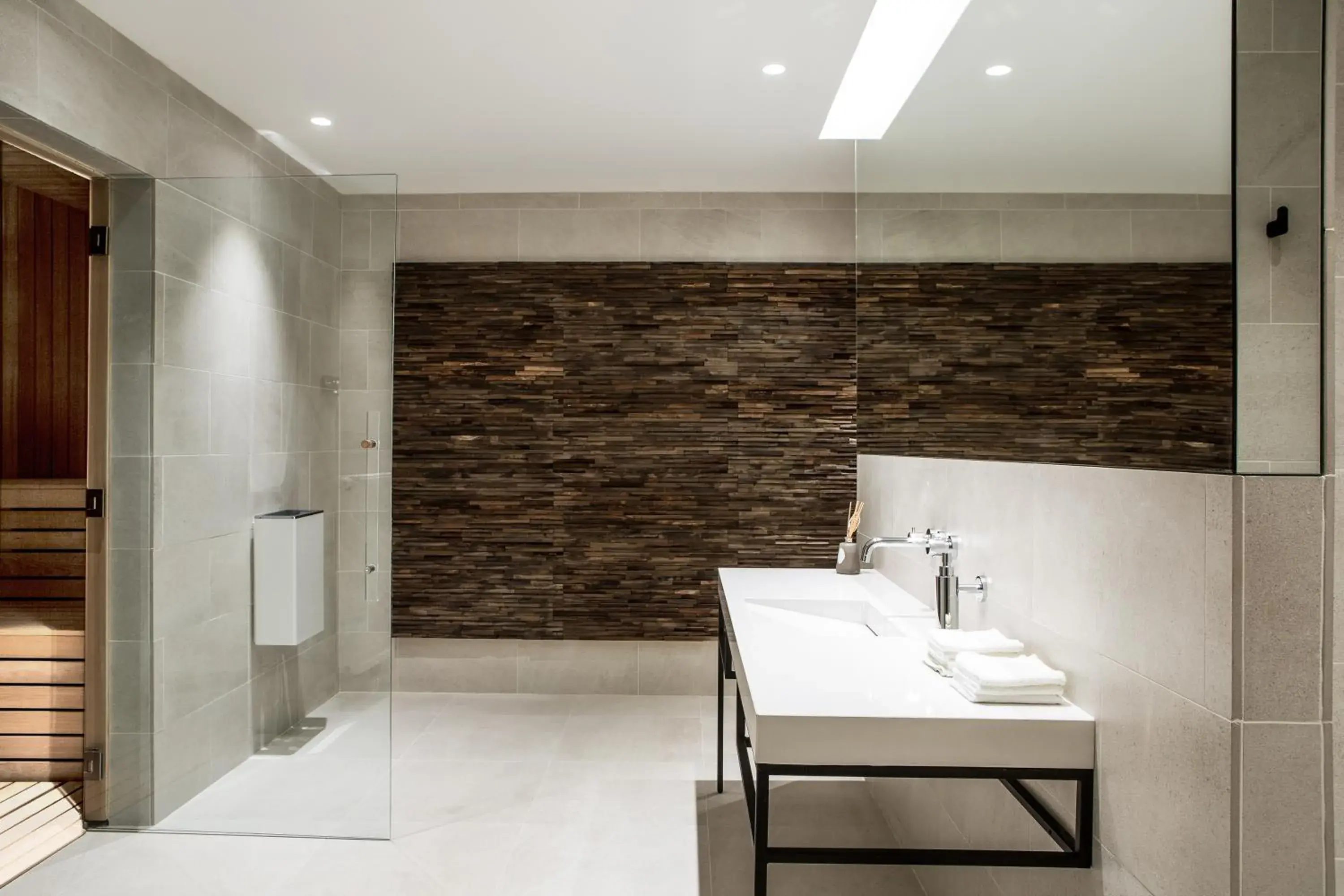 Sauna, Bathroom in Hotel Louvre Lens - Esprit de France