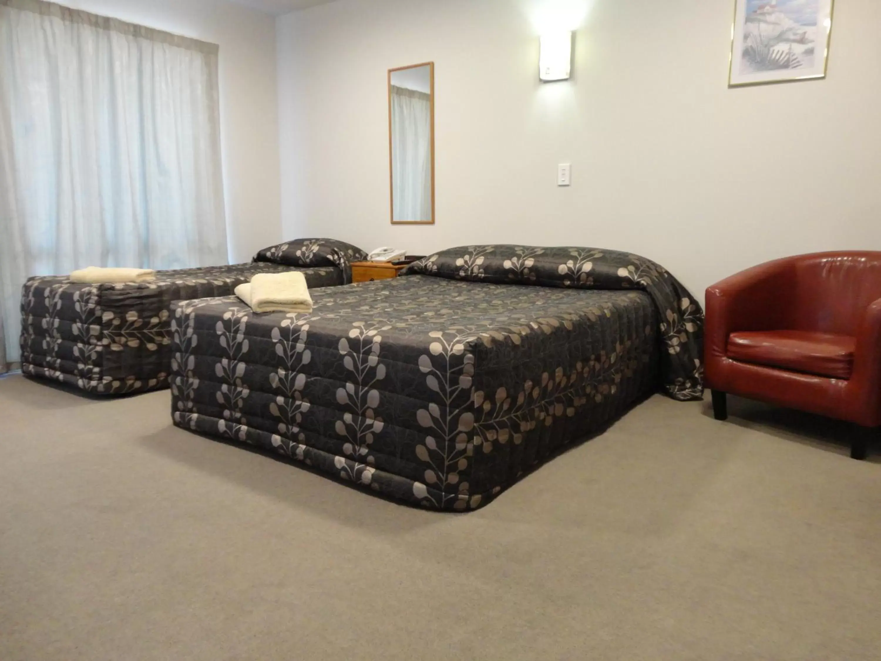 Photo of the whole room, Bed in Bealey Avenue Motel