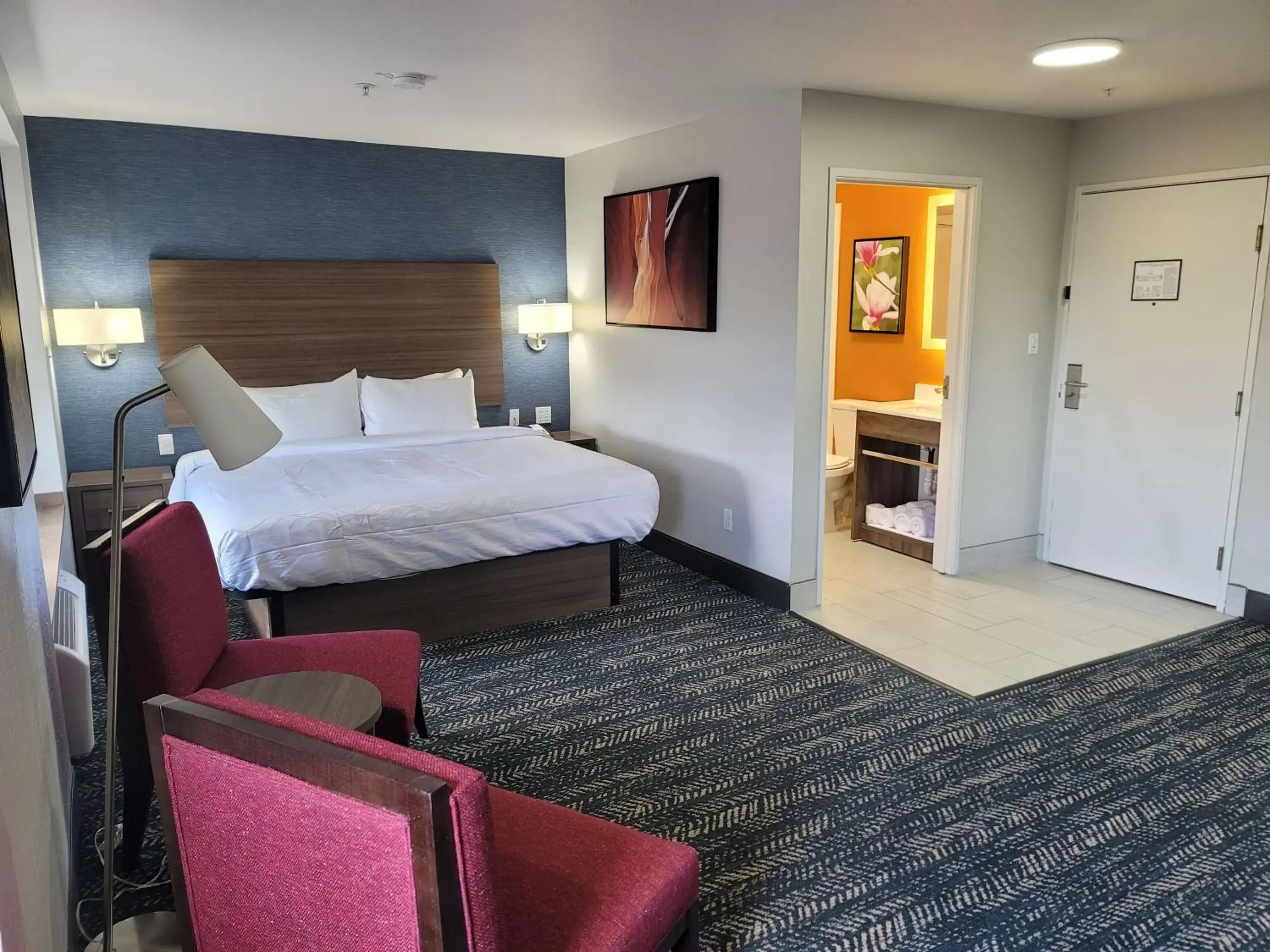 Photo of the whole room, Bed in Best Western Bellemont Shadow Mountain Inn