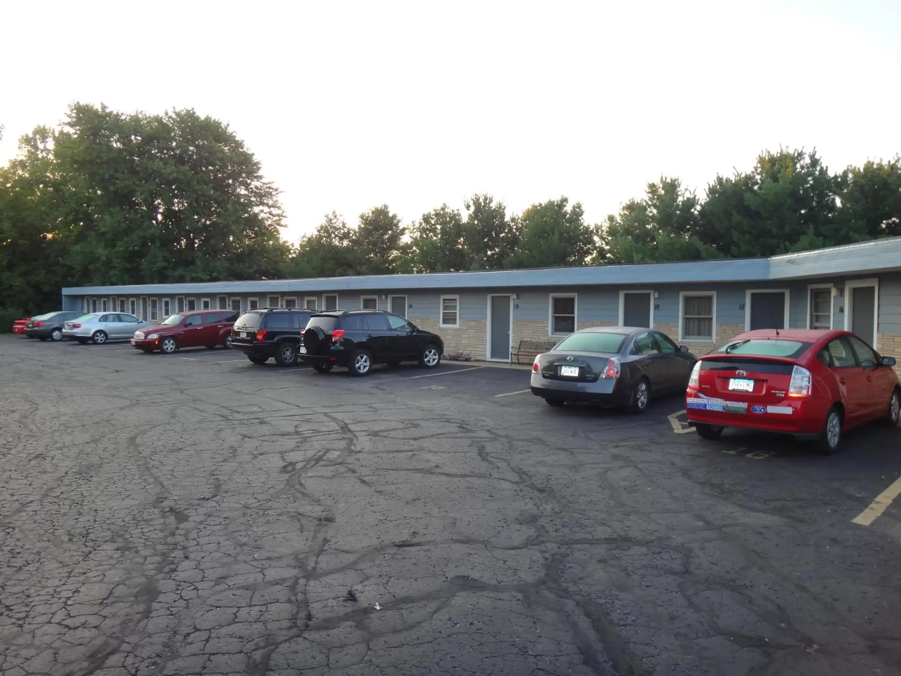 Property Building in Pine Ridge Motel