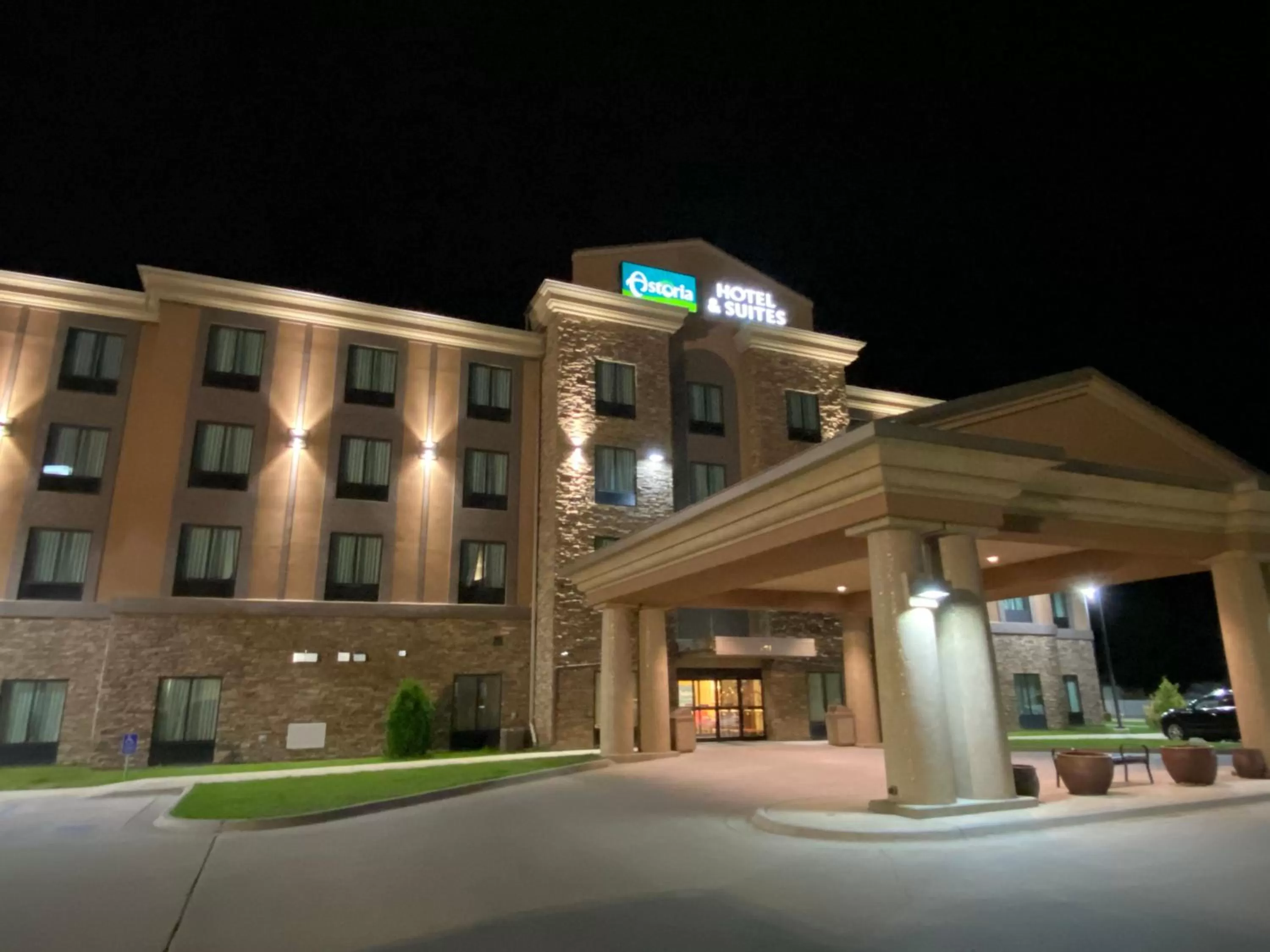 Facade/entrance, Property Building in Astoria Hotel & Suites - Glendive