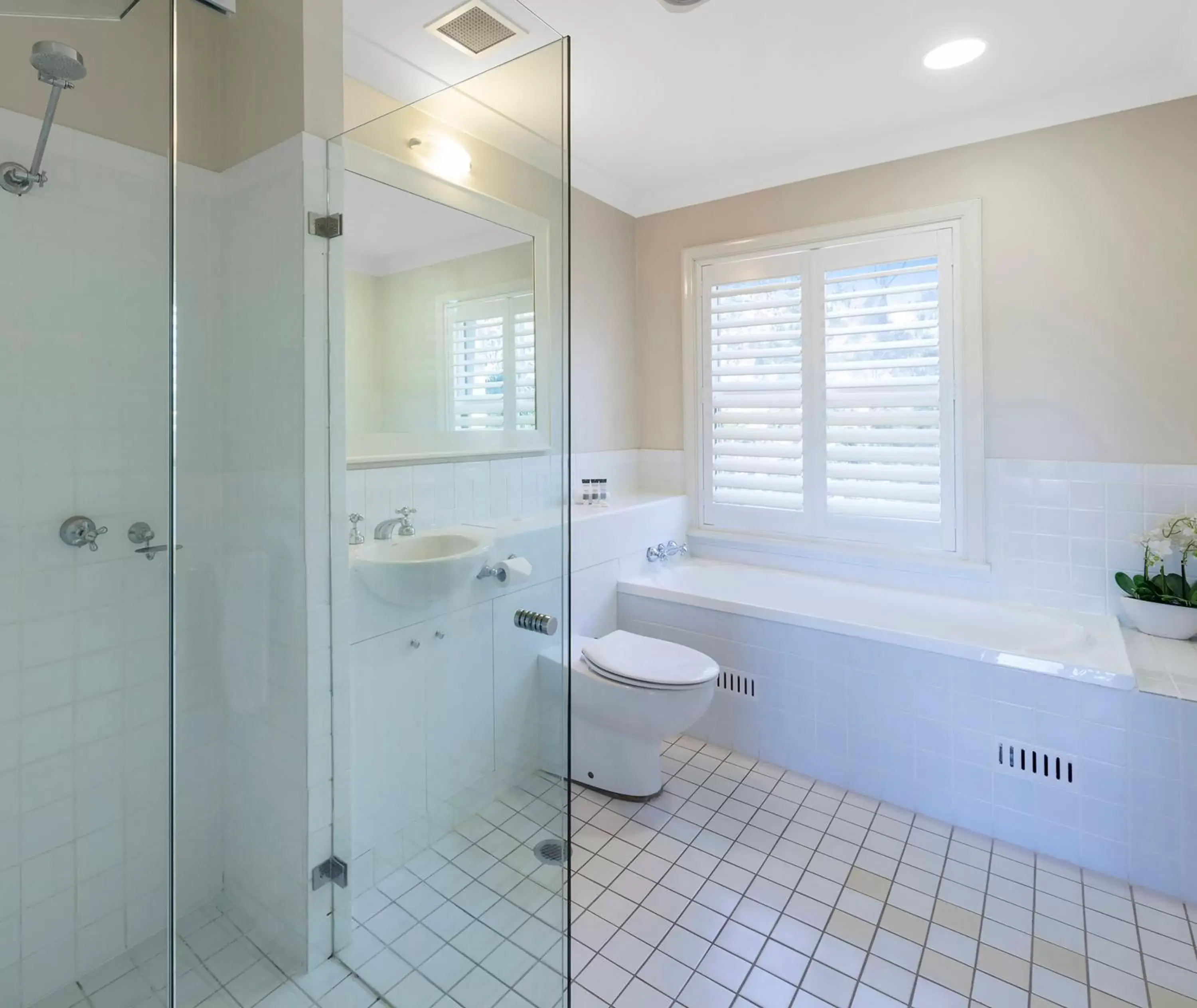 Bathroom in Oaks Cypress Lakes Resort