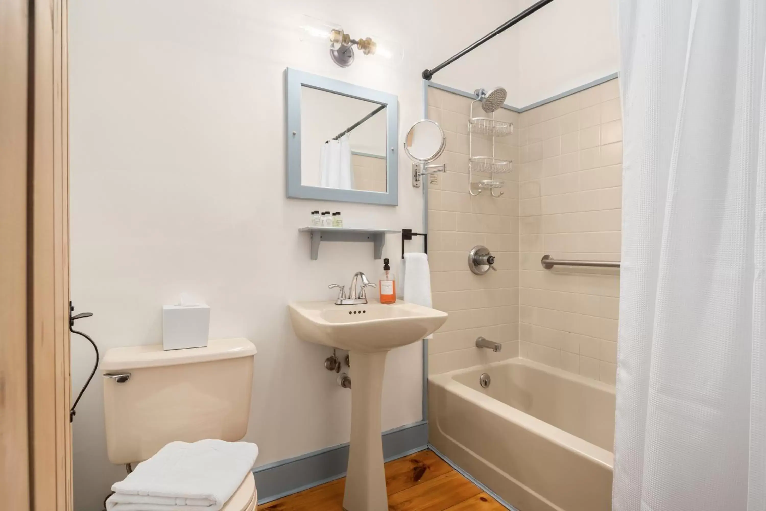 Bathroom in Inn at Silver Maple Farm