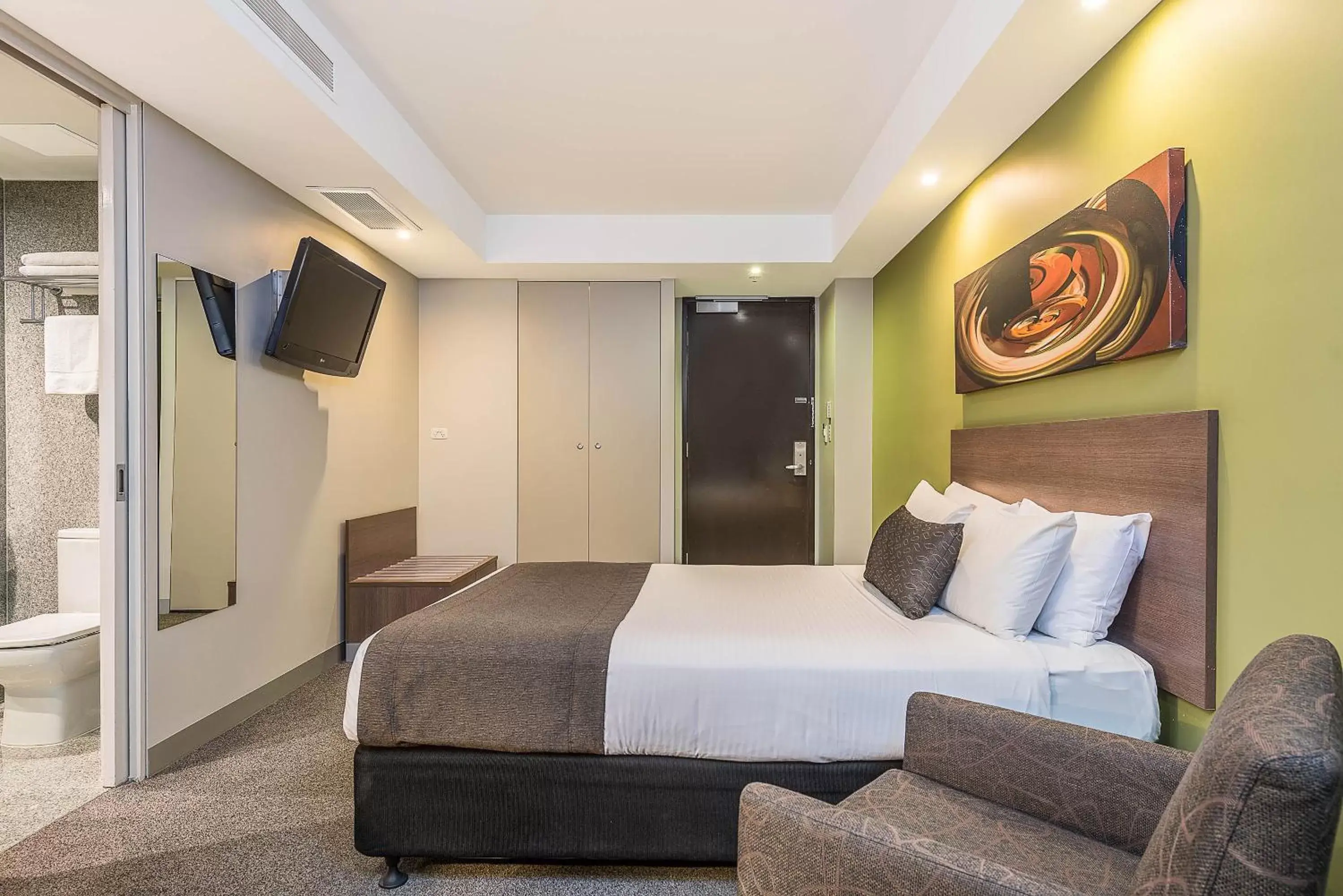 Bedroom in Mantra Melbourne Airport