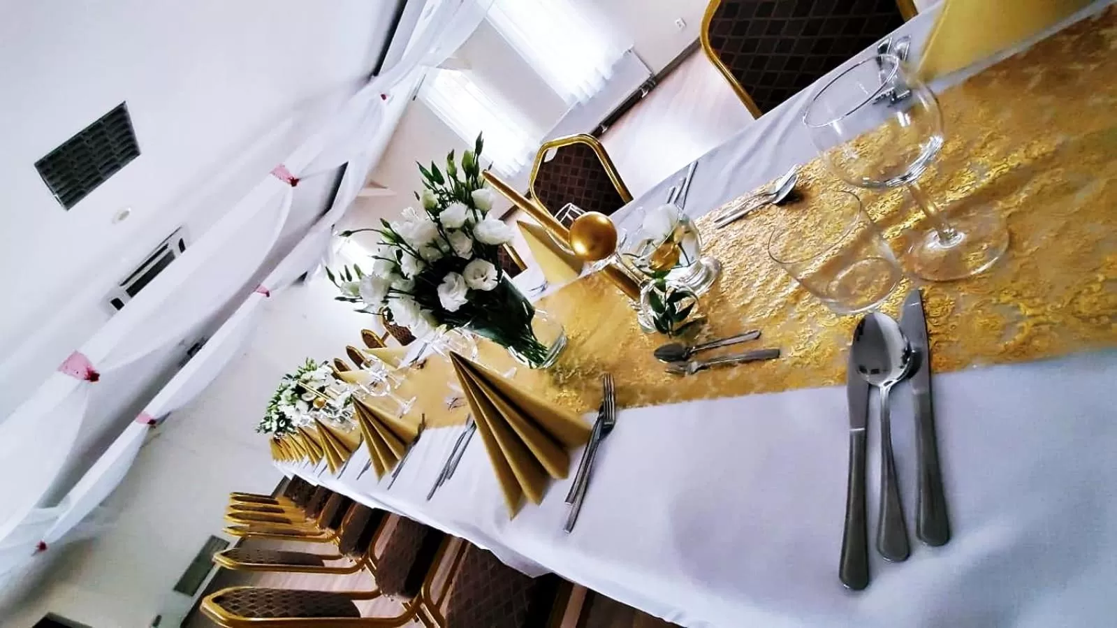 Restaurant/places to eat in Hotel Vistula