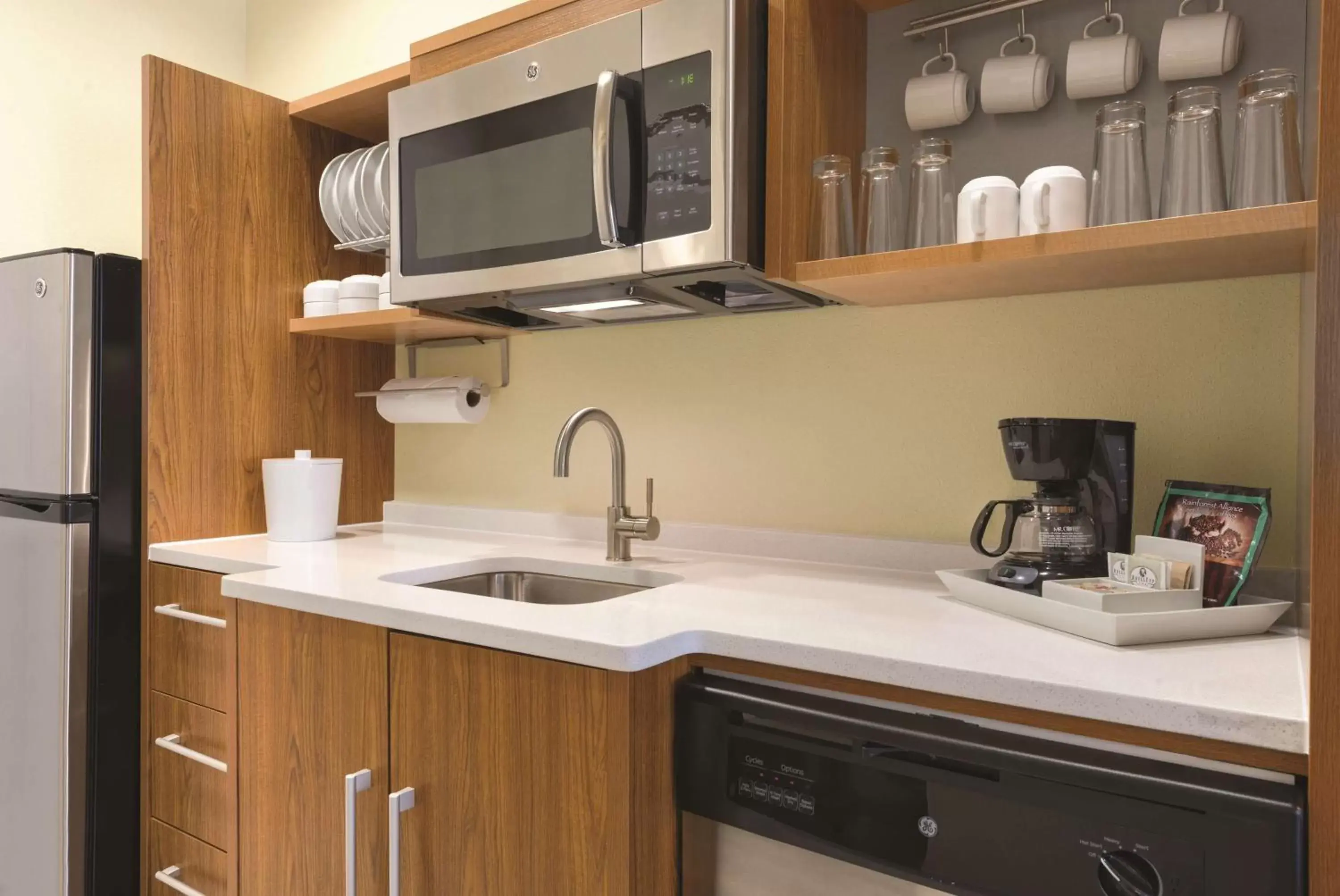 Kitchen or kitchenette, Kitchen/Kitchenette in Home2 Suites by Hilton Parc Lafayette