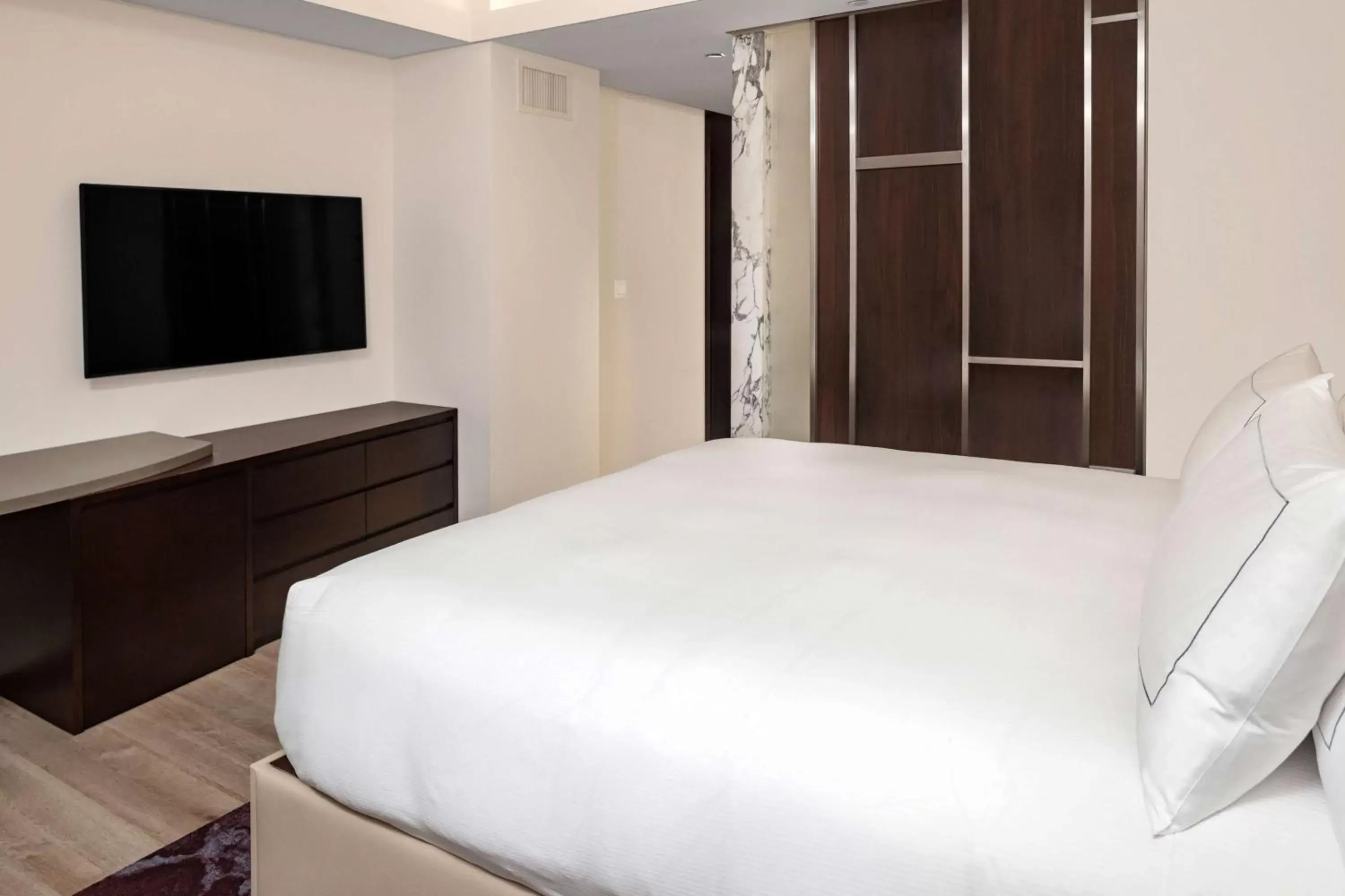Bedroom, Bed in Hilton Club West 57th Street New York