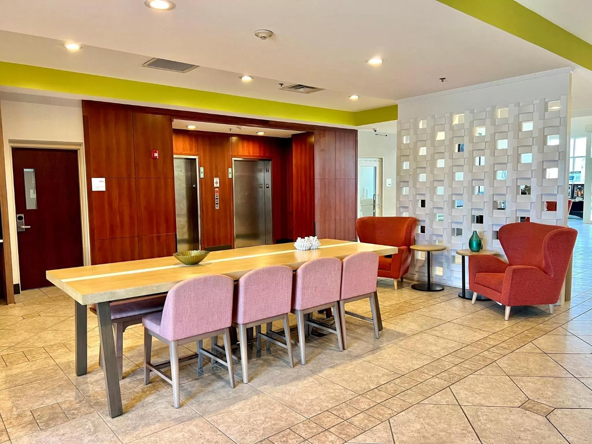 Property building in Holiday Inn Toledo - Maumee I-80/90 by IHG