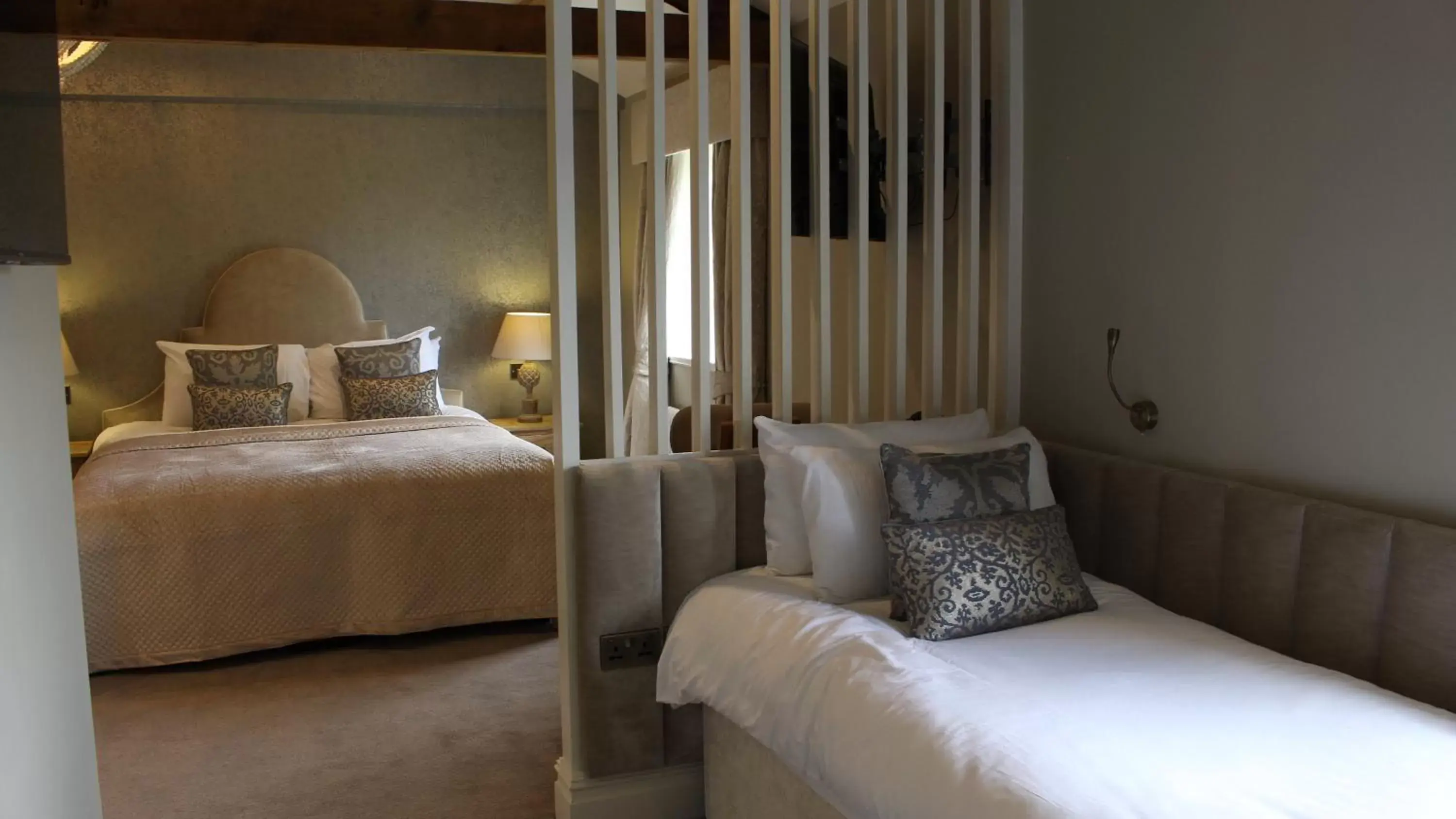 Bedroom, Bed in Manor House Hotel