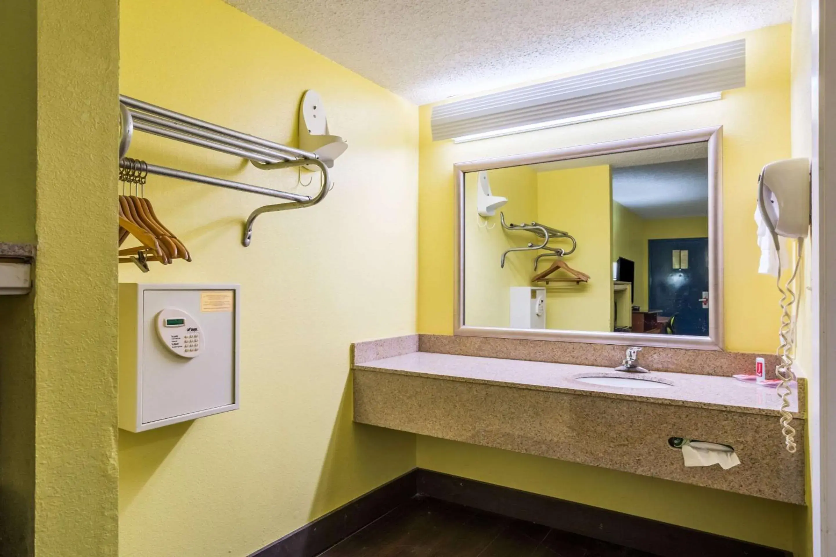 Bathroom in Econo Lodge Picayune