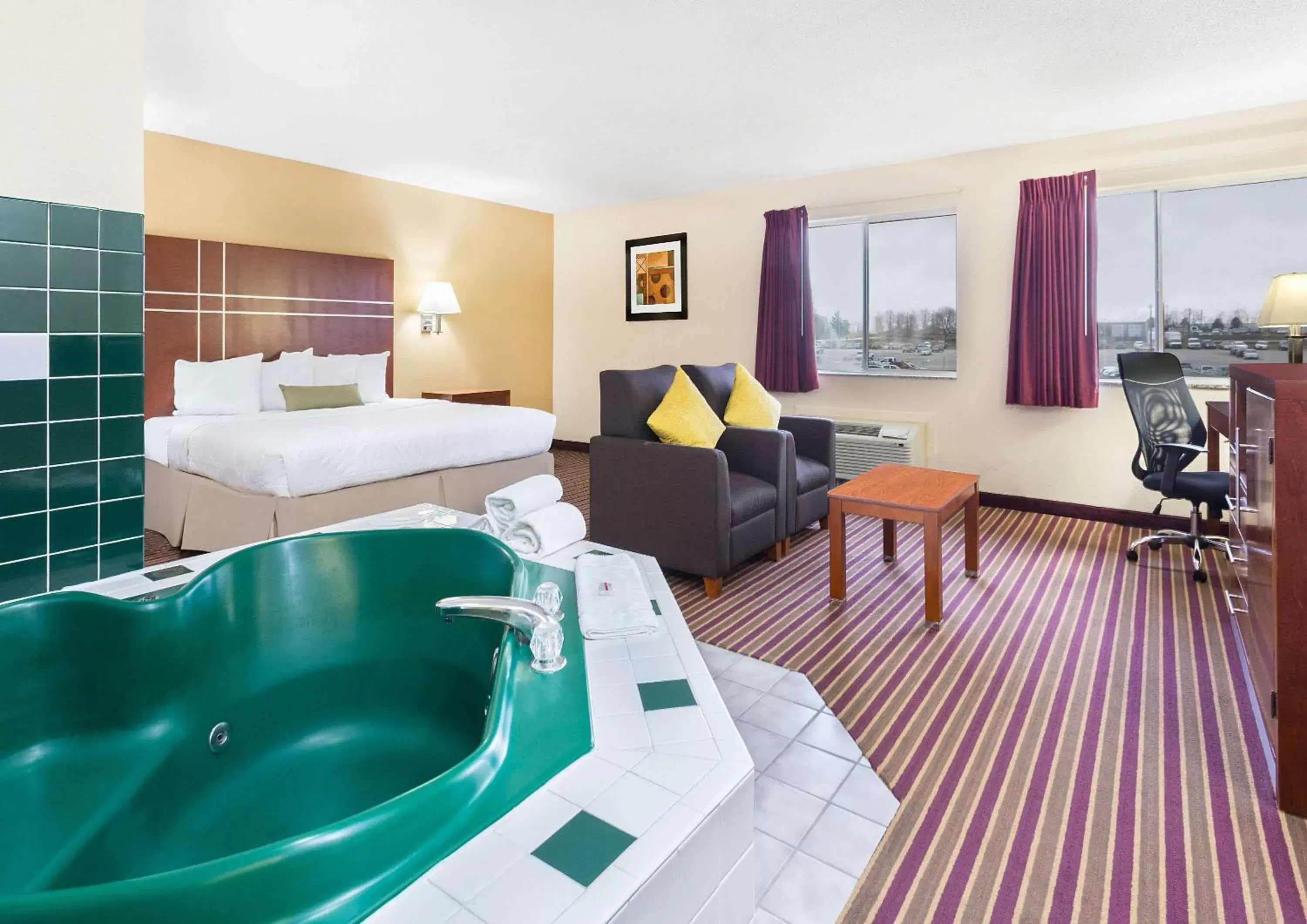 Photo of the whole room, Bed in Baymont by Wyndham Bowling Green Photo of the whole room, Bed in Baymont by Wyndham Bowling Green