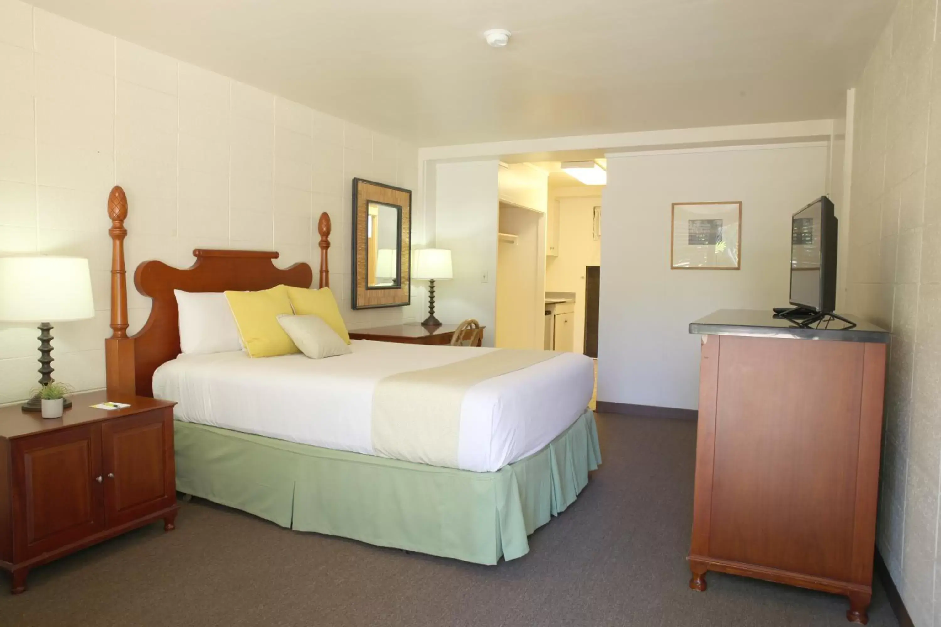 Bedroom in Waikiki Heritage Hotel