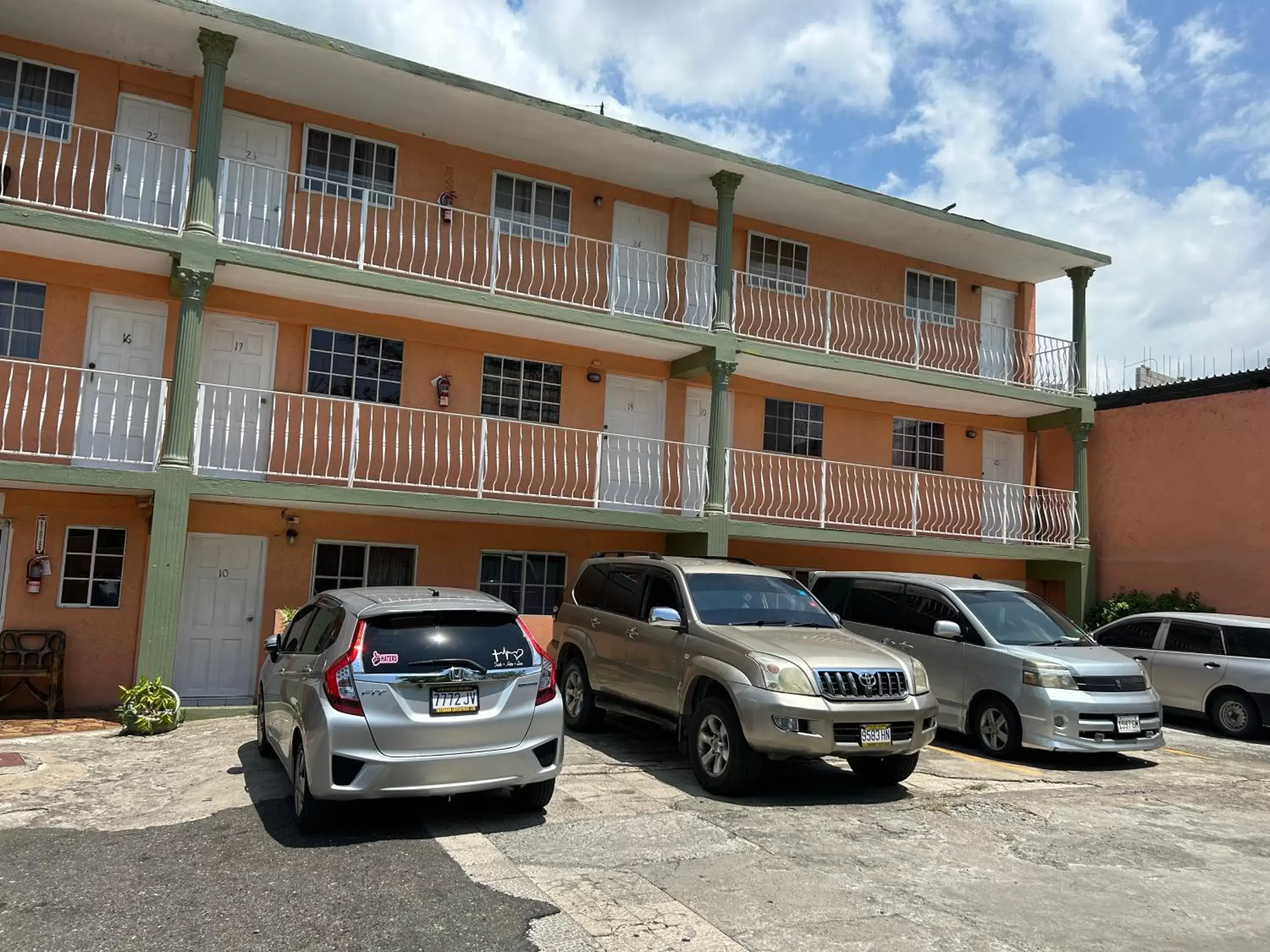 Property Building in Tropical Manor Inn - Kingston