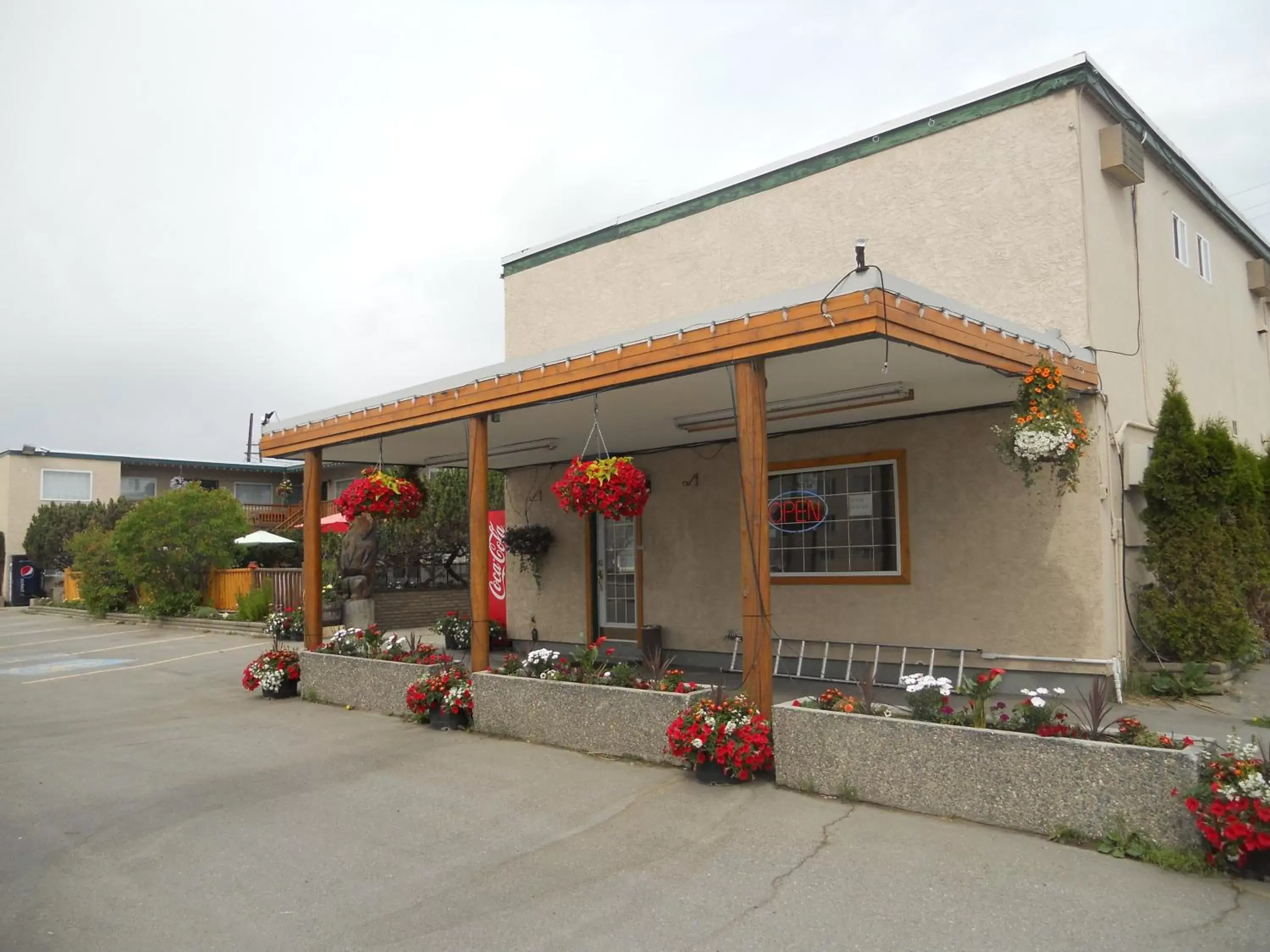 Facade/entrance, Property Building in Lazy Bear Lodge