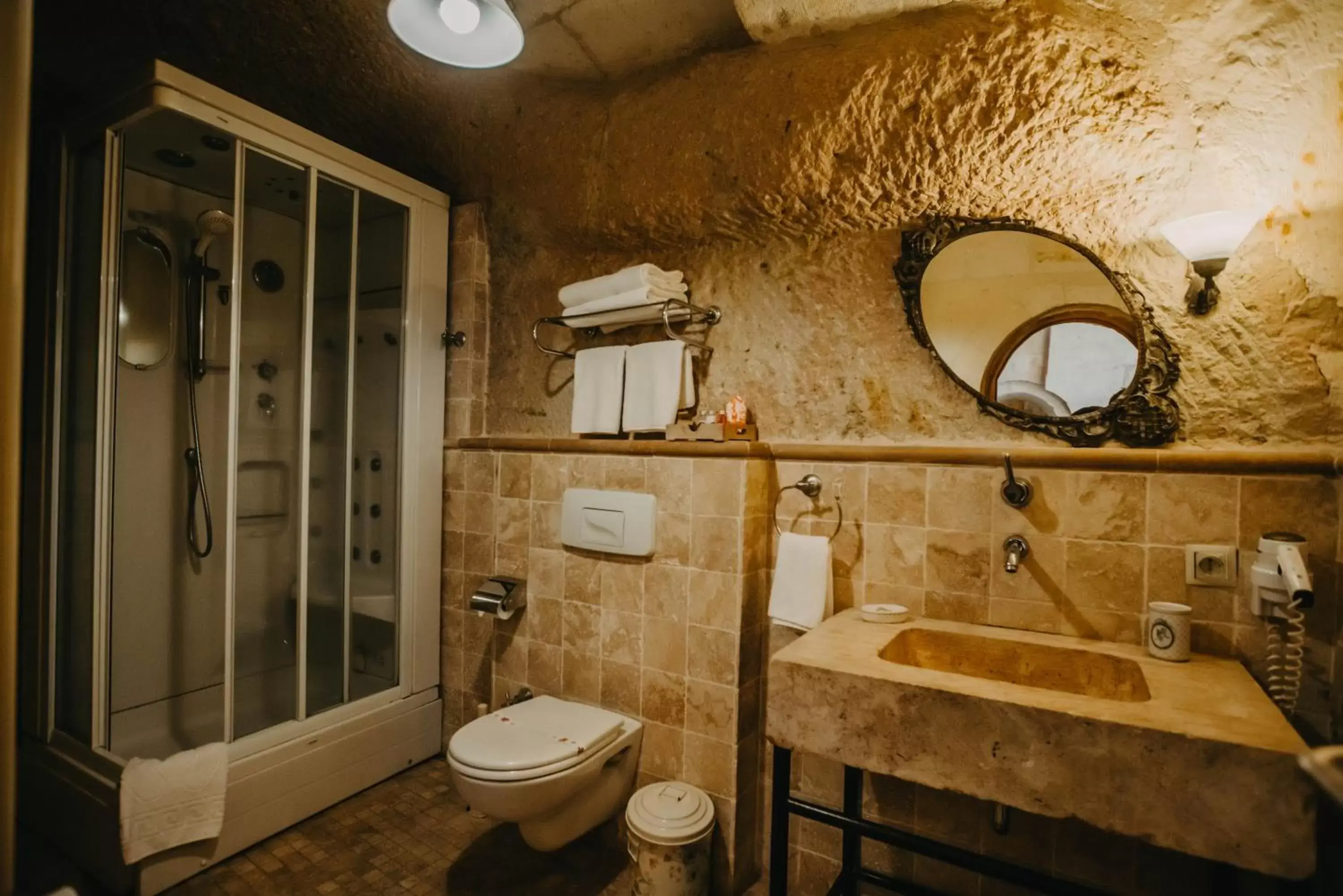 Bathroom in Melekler Evi Cave Hotel