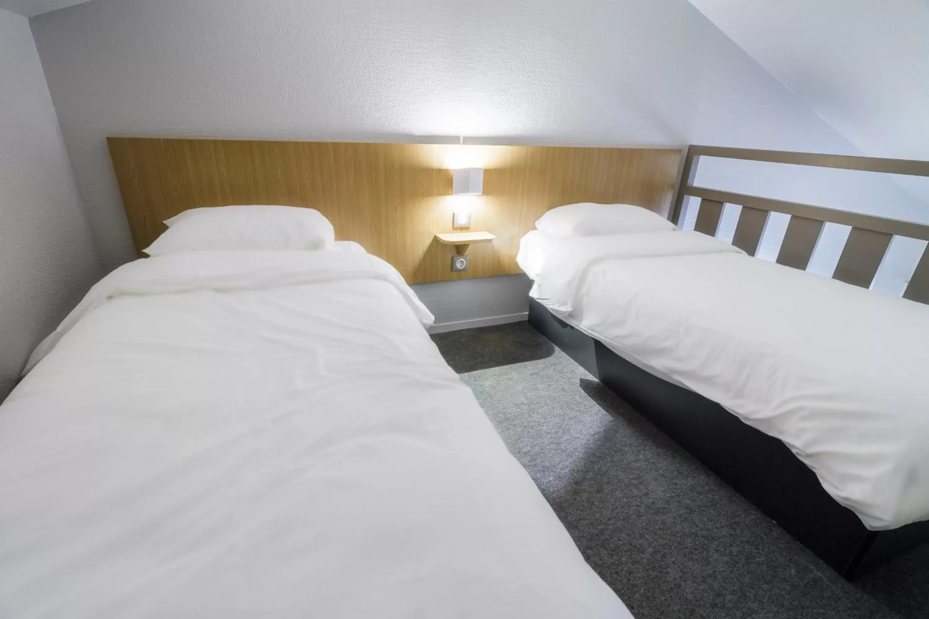 Bedroom, Bed in B&B HOTEL Morlaix