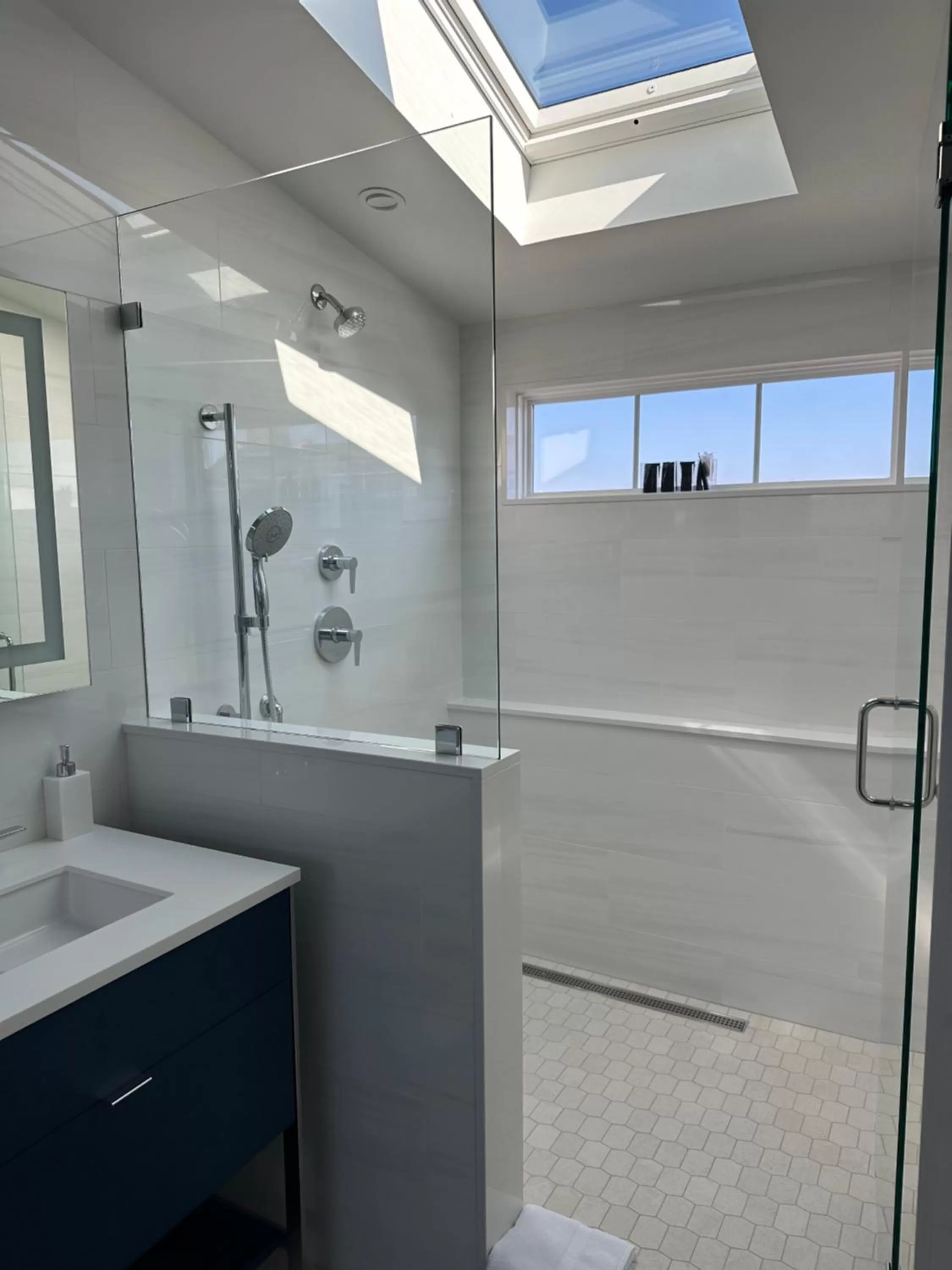 Shower in Harborside Inn