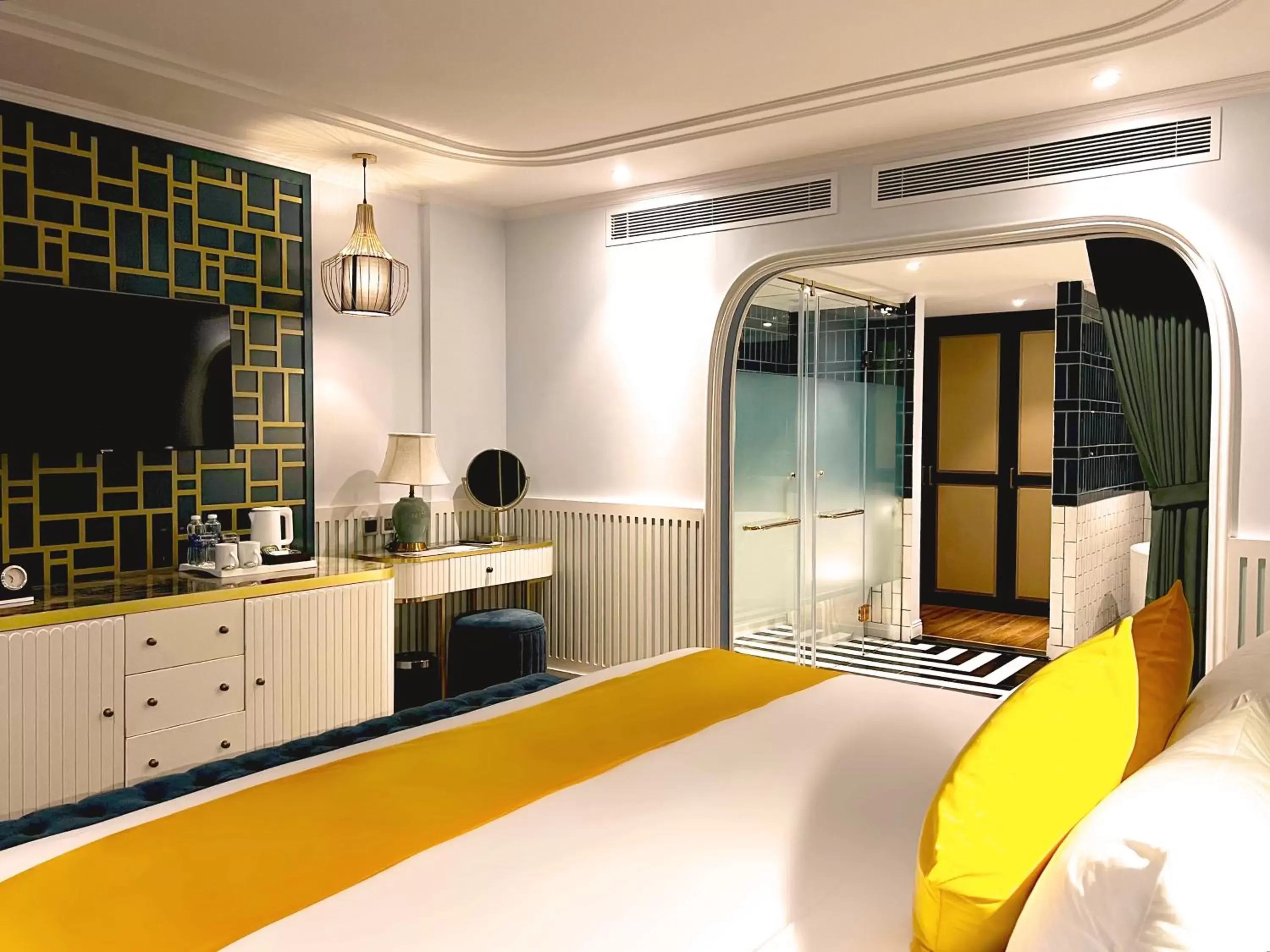 Bed, Kitchen/Kitchenette in Bel Marina Hoi An Resort