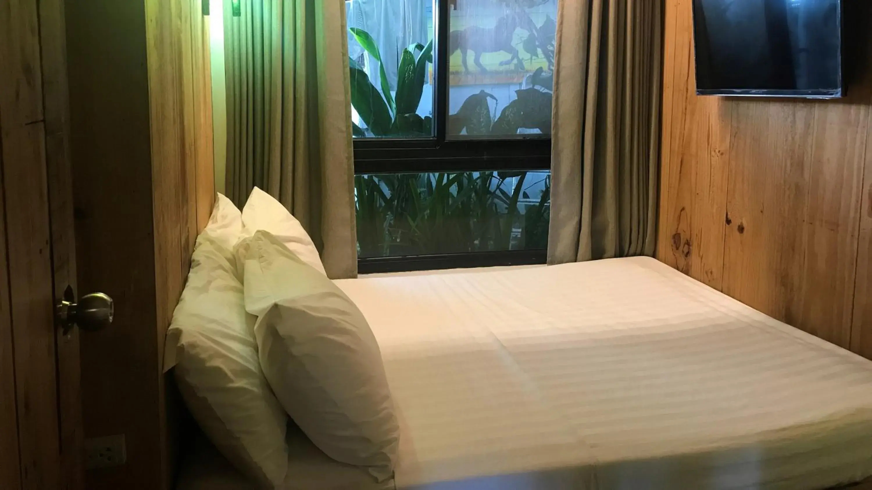 Bed in Cabins by Eco Hotel Tagaytay