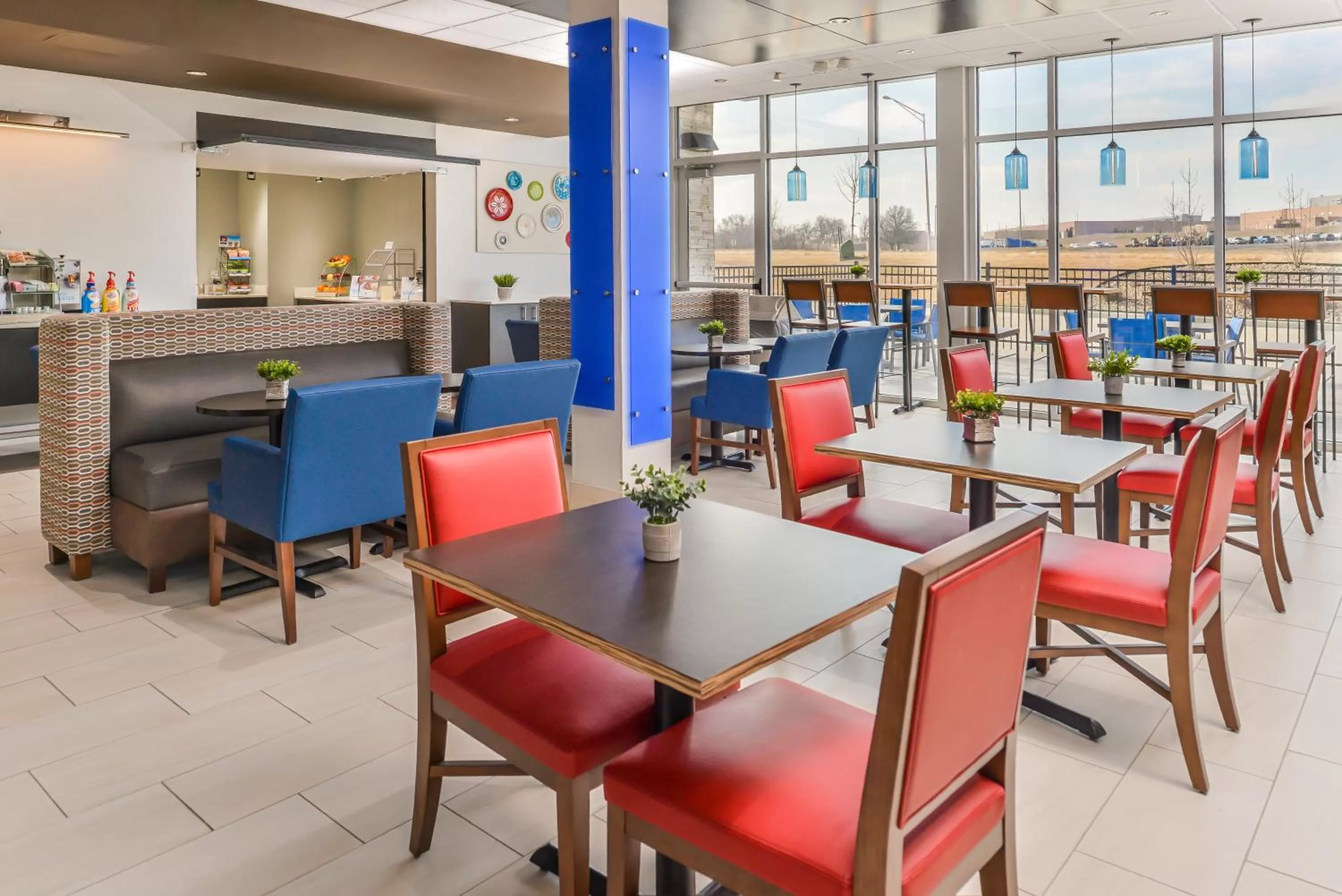 Restaurant/places to eat in Holiday Inn Express & Suites - Kansas City - Lee's Summit by IHG