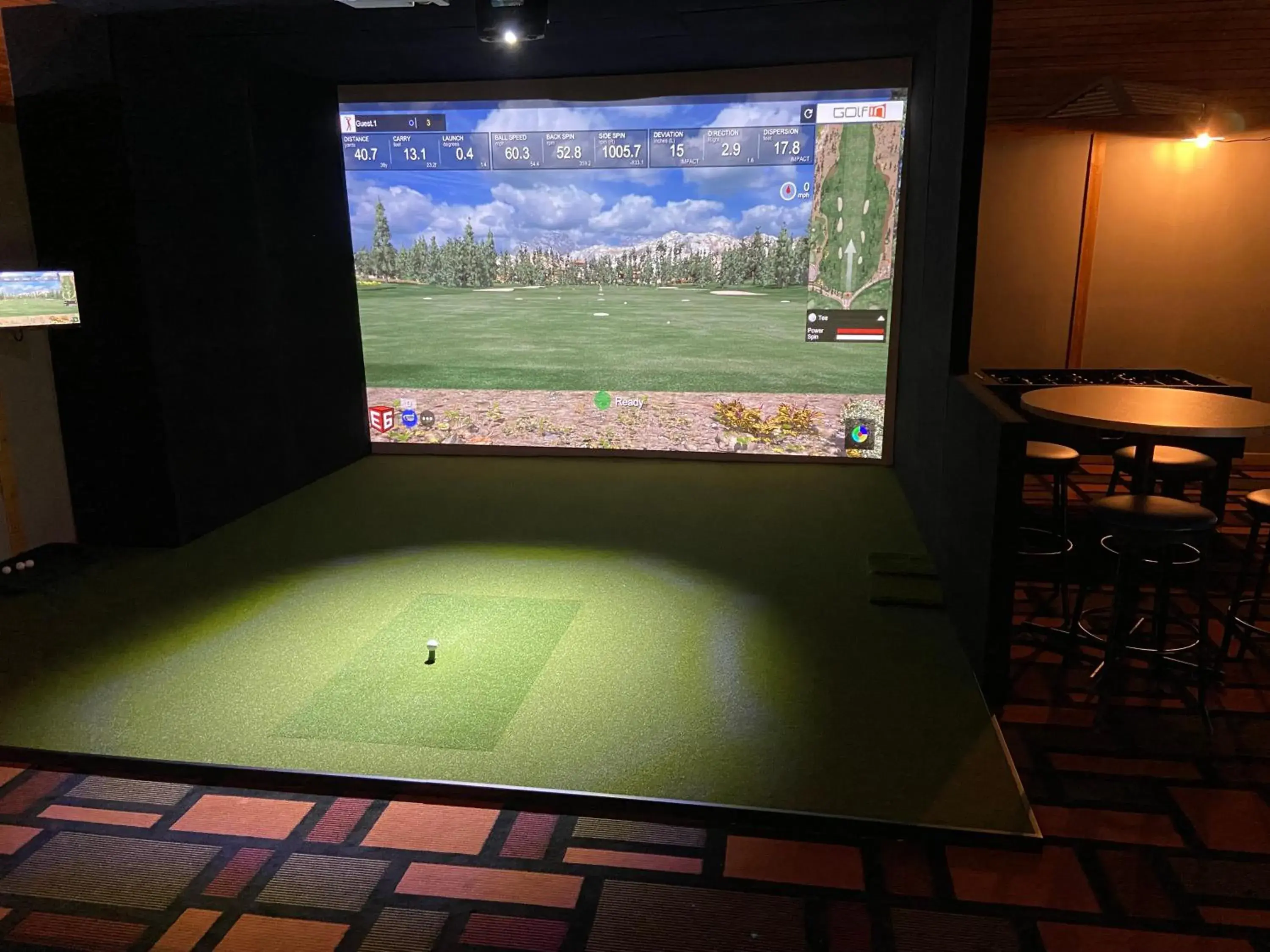 Golfcourse, TV/Entertainment Center in Vegreville Garden Inn
