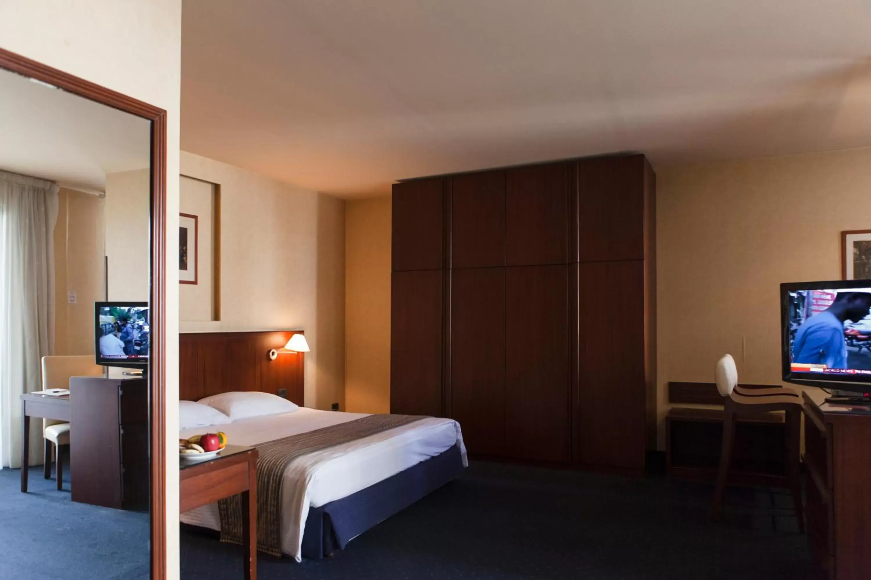 Junior Suite with Balcony in The Mayflower Hotel Junior Suite with Balcony in The Mayflower Hotel