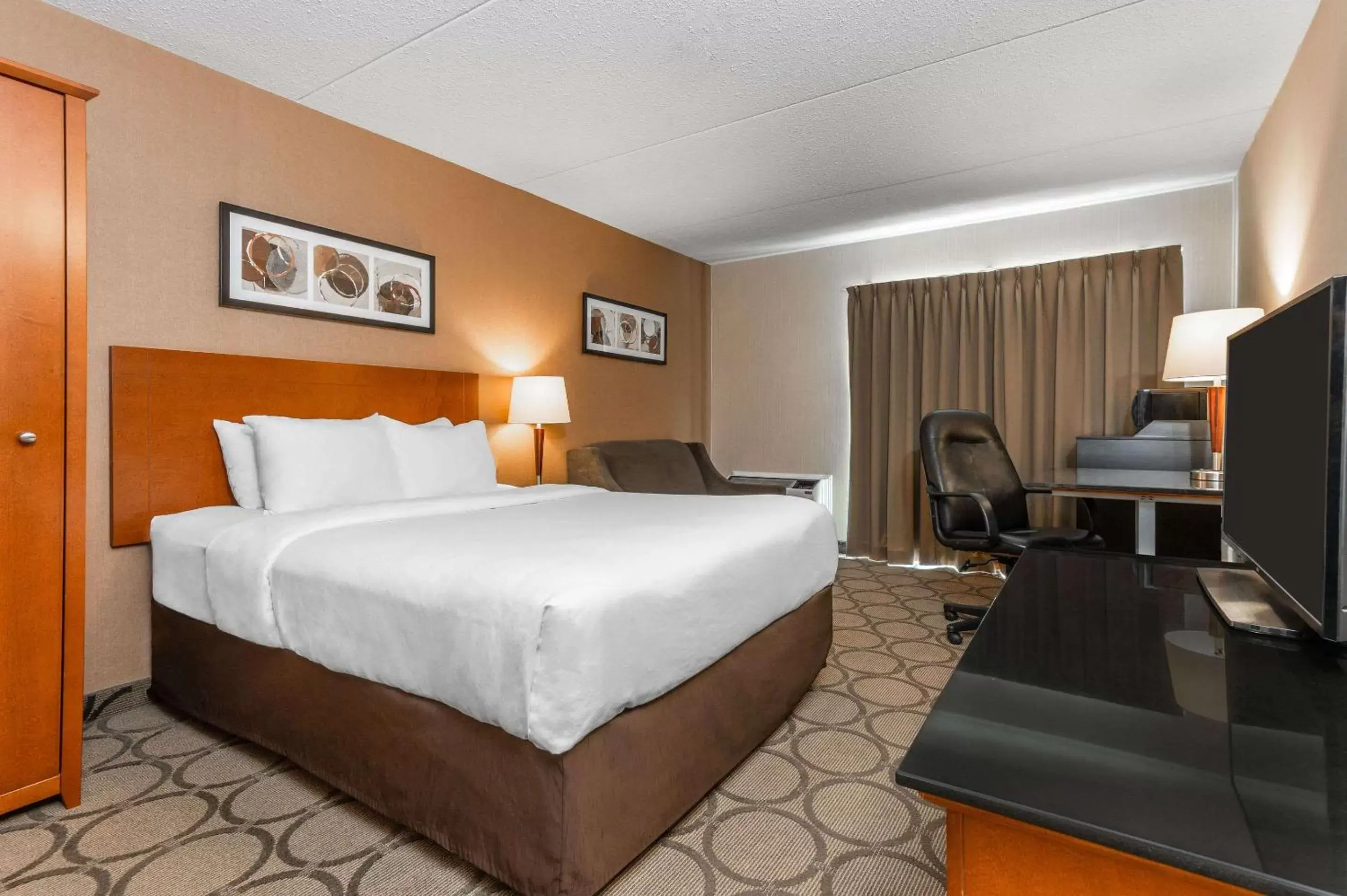 Photo of the whole room, Bed in Comfort Inn Corner Brook