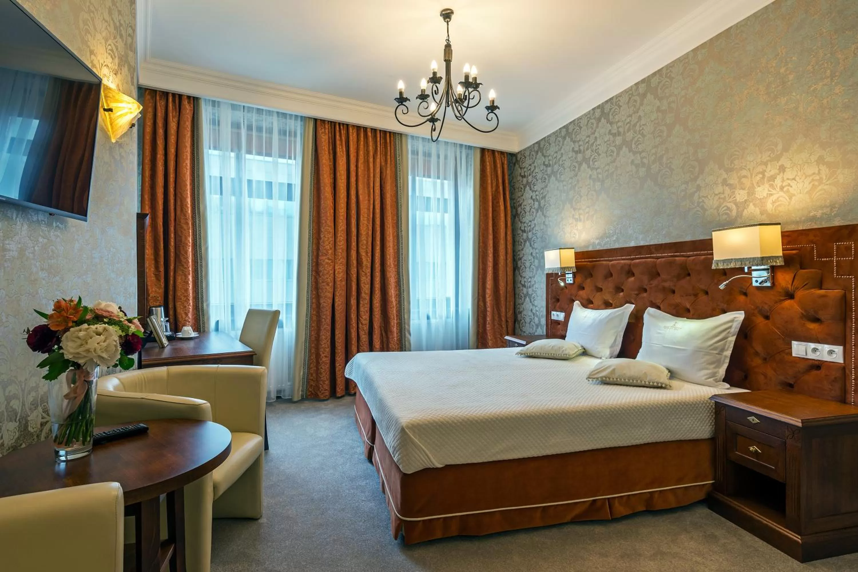 Photo of the whole room, Bed in SleepWalker Boutique Suites