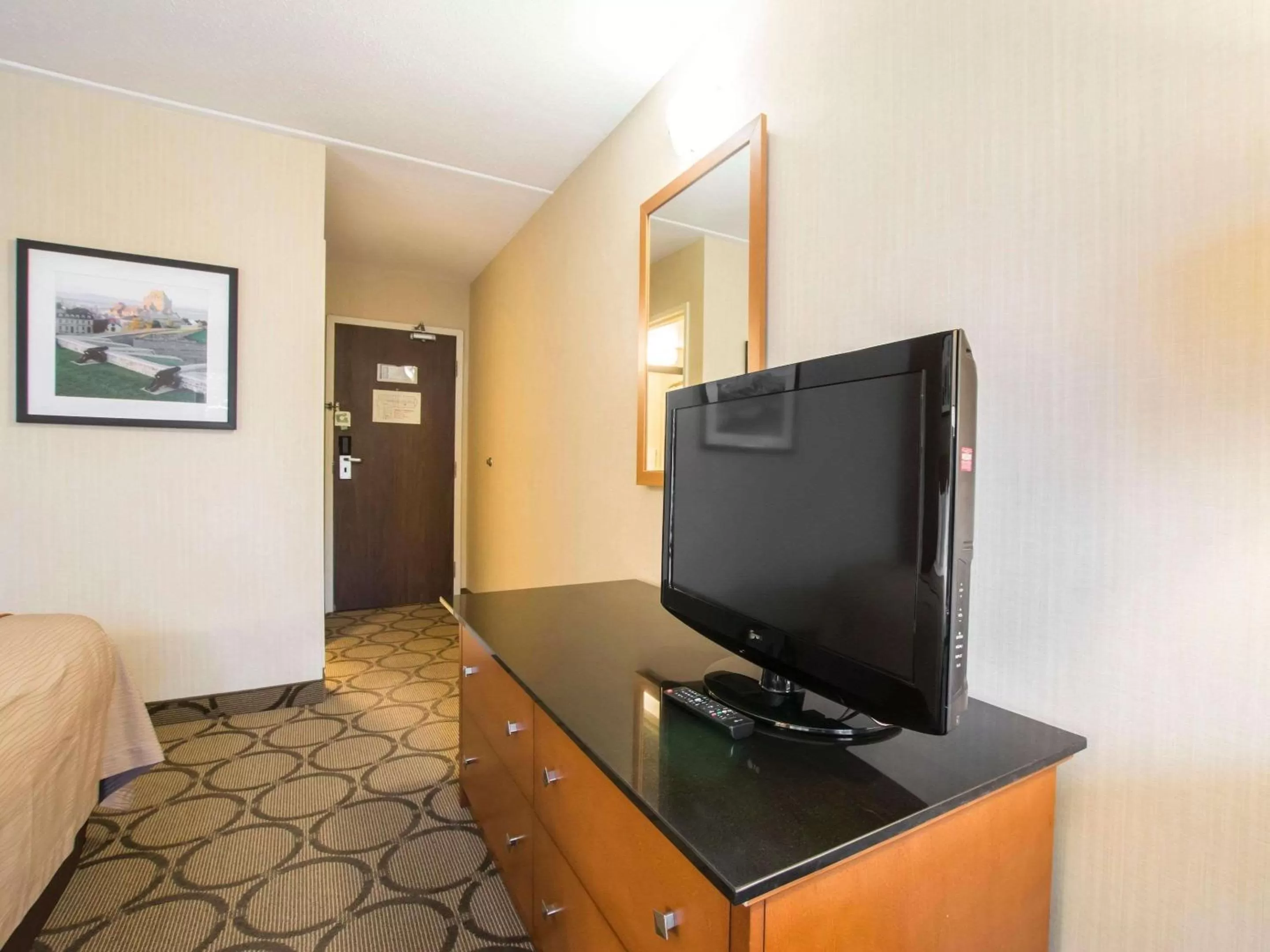 Deluxe Room with Two Double Beds - Ground Floor in Comfort Inn Airport East