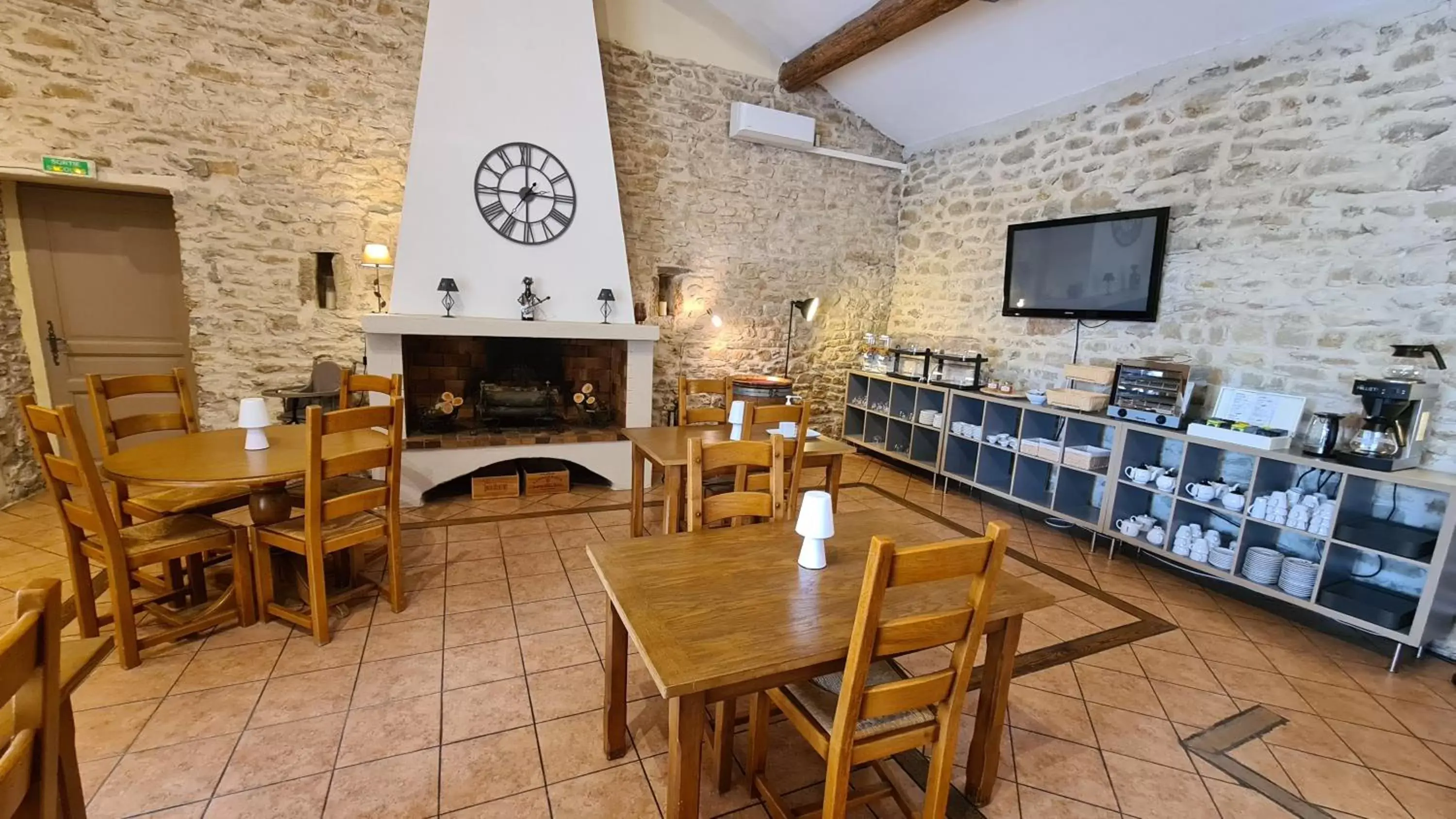 Restaurant/Places to Eat in La Bastide Saint Bach