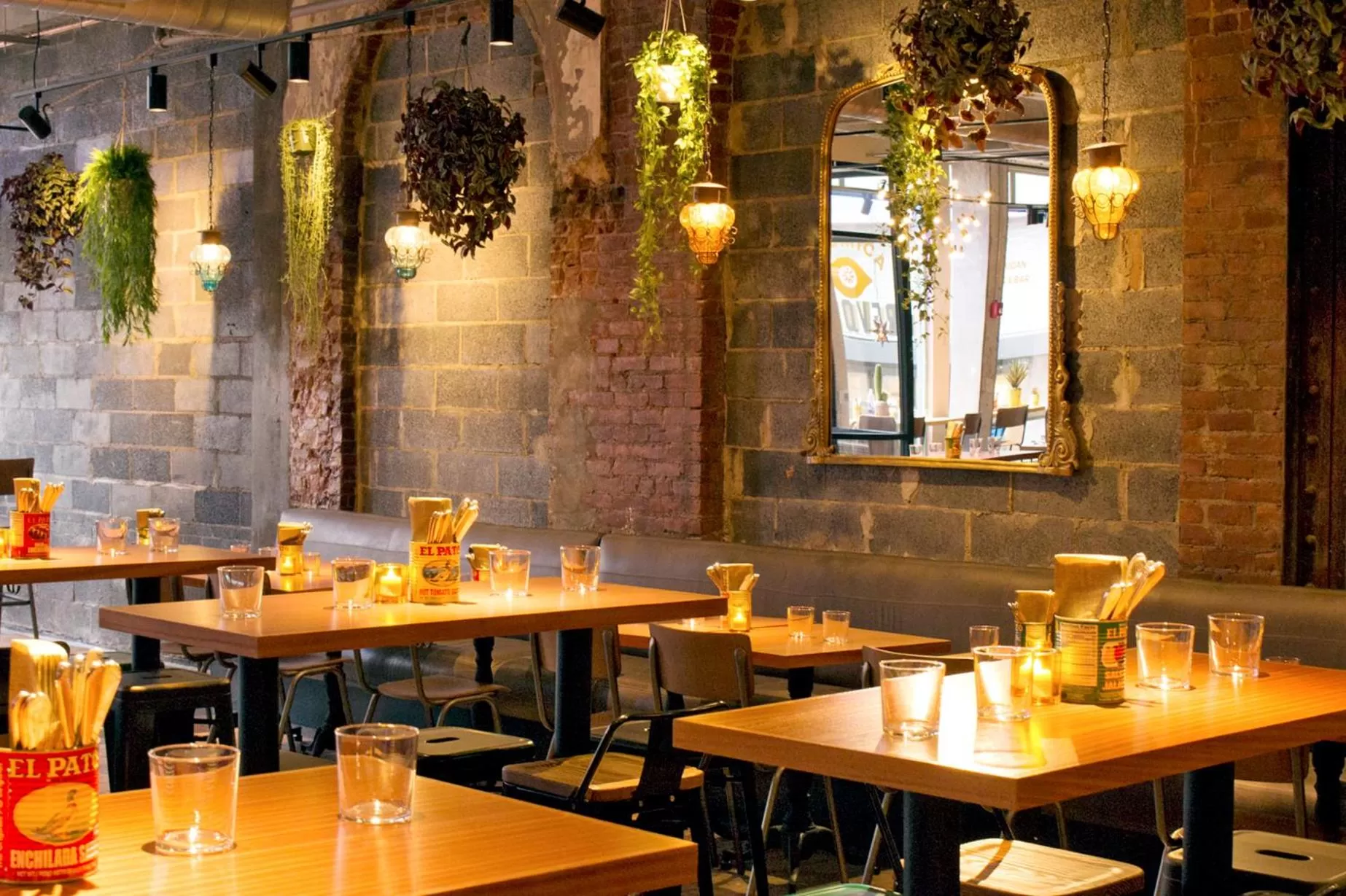 Restaurant/places to eat in The Revolution Hotel