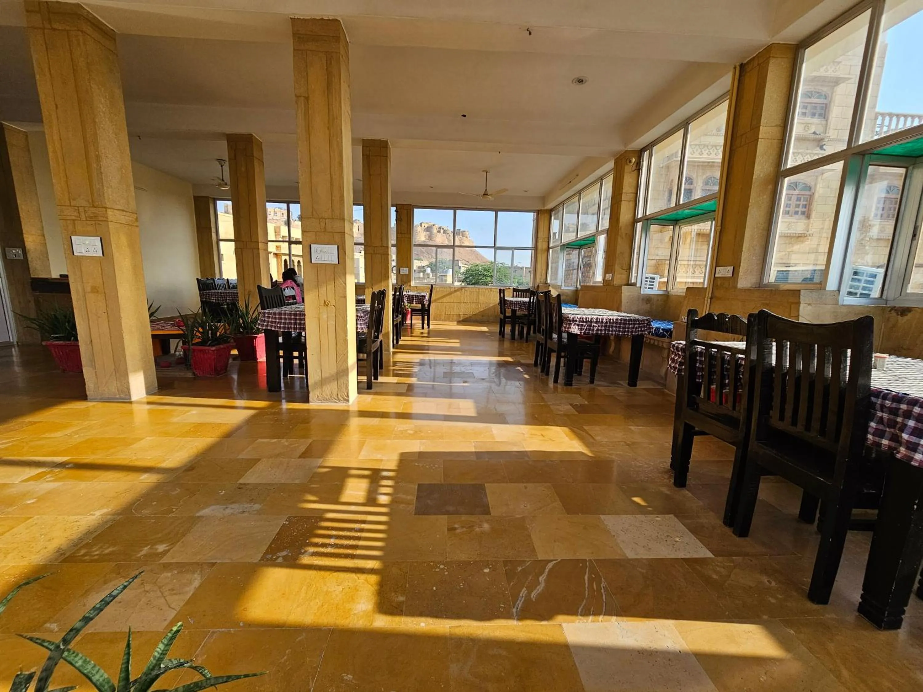 Restaurant/places to eat in Hotel Royal Haveli