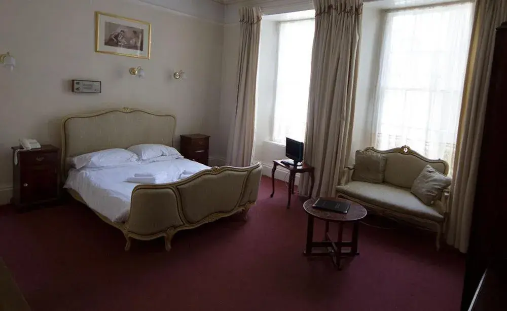 Photo of the whole room, Bed in Union Hotel