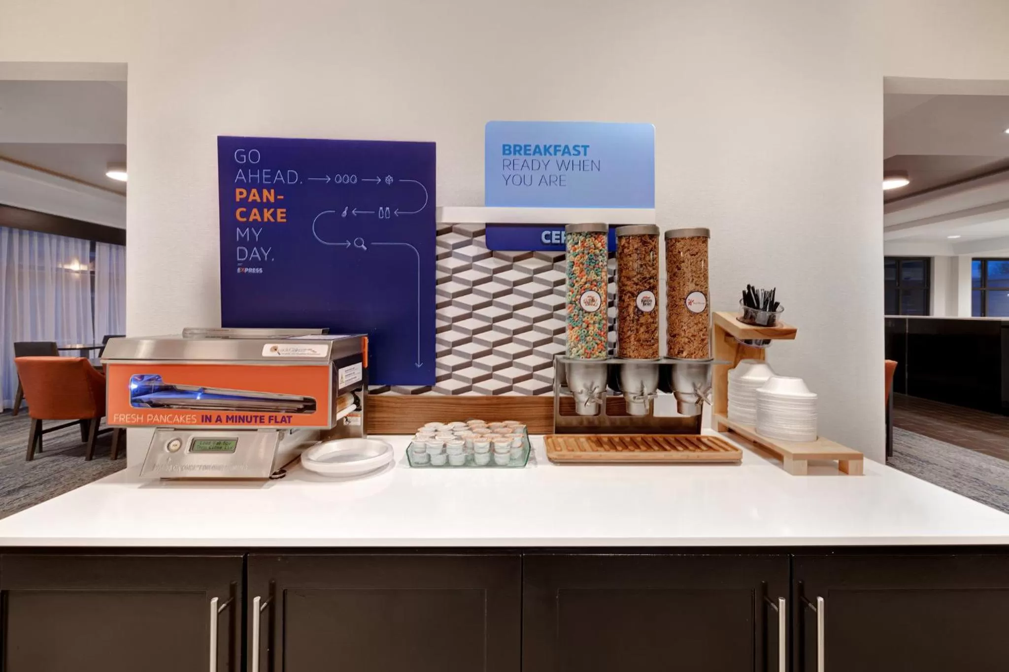 Breakfast in Holiday Inn Express & Suites - Kansas City KU Medical Center by IHG