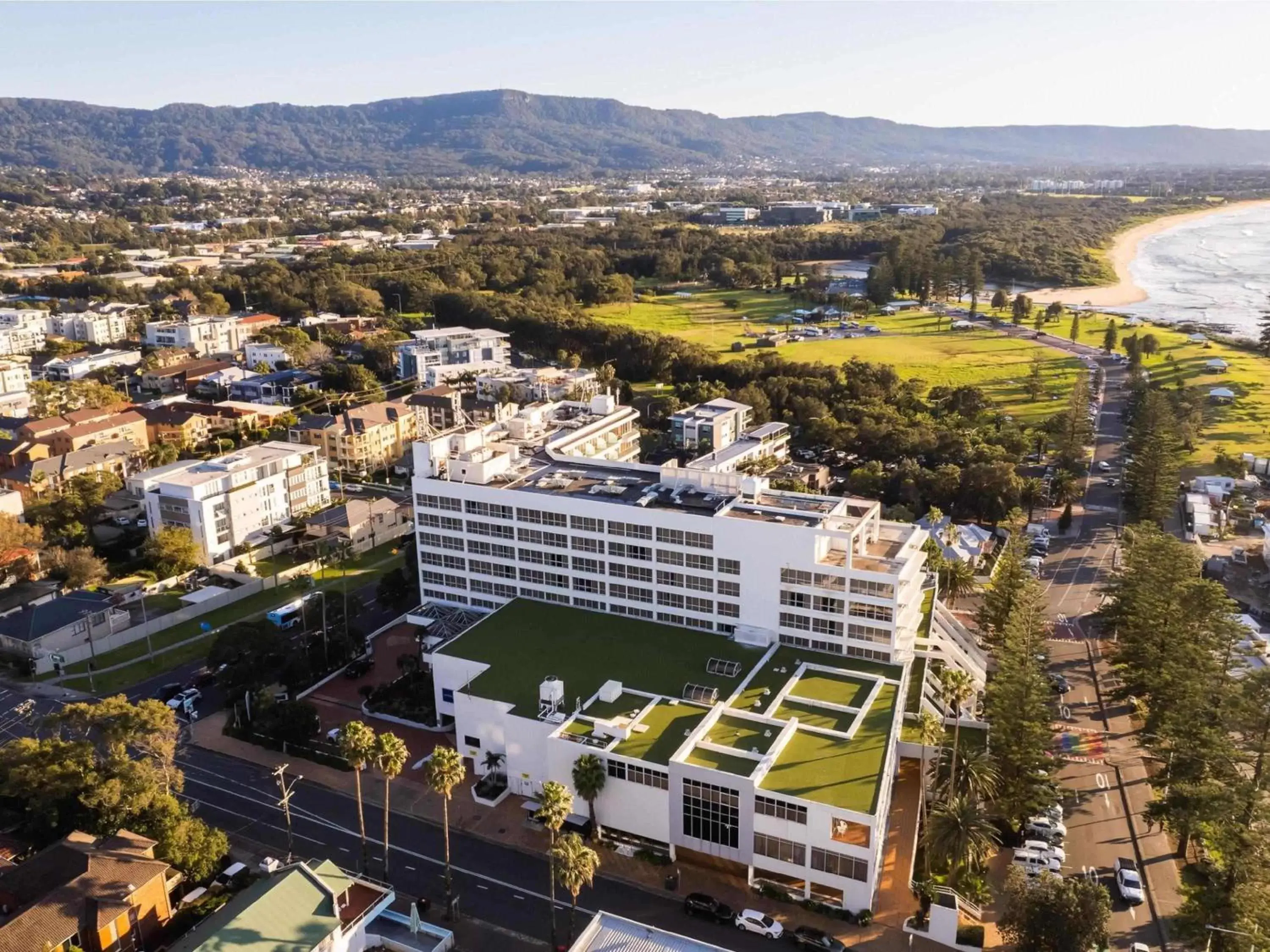Property building, Bird's-eye View in Novotel Wollongong Northbeach