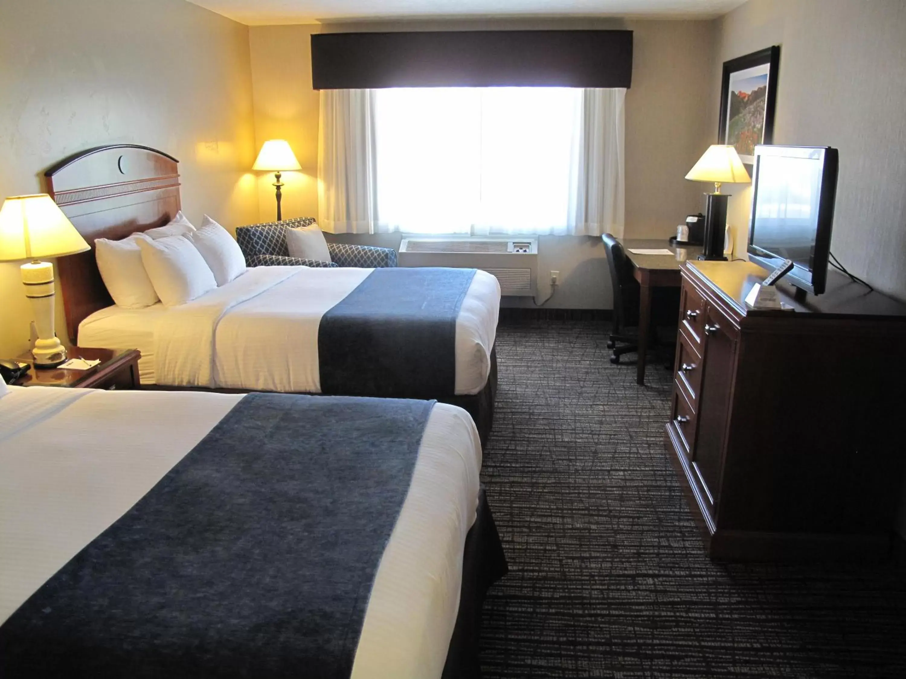 Large Queen Room with Two Queen Beds in Best Western Timpanogos Inn