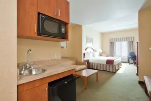 Bathroom in Holiday Inn Express Hotel & Suites Drums-Hazelton, an IHG Hotel