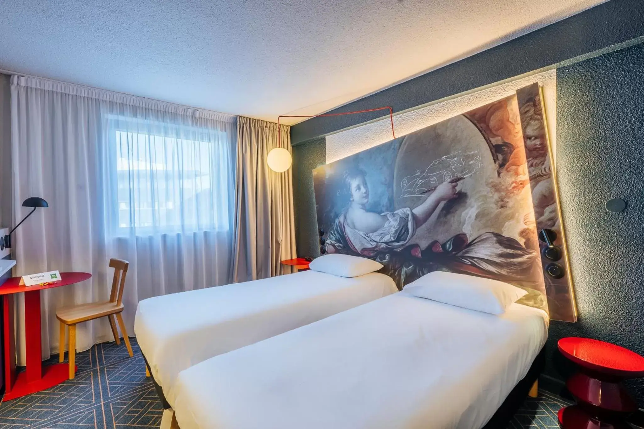 Photo of the whole room, Bed in ibis Styles Le Mans Gare Sud