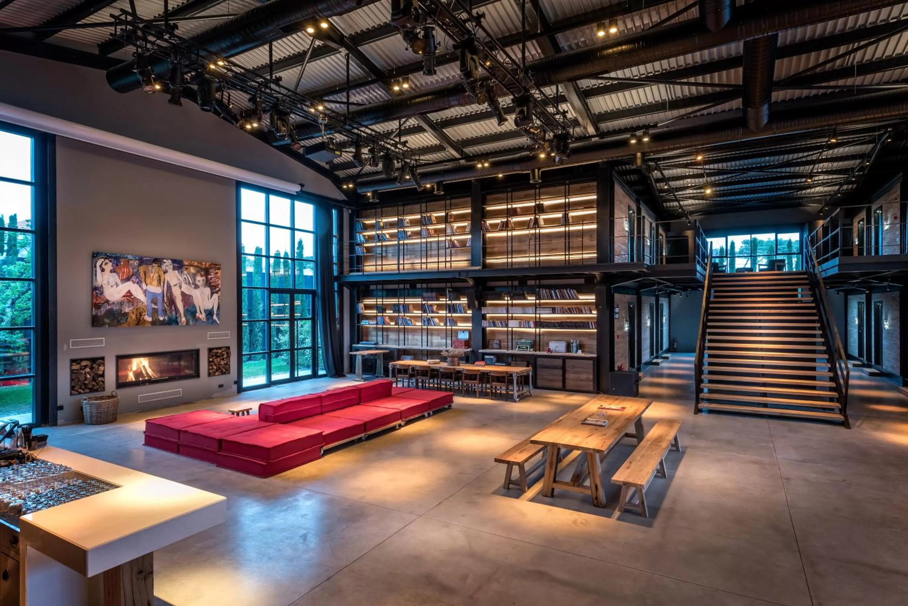 Communal lounge/ TV room in Warehouse By The Stay