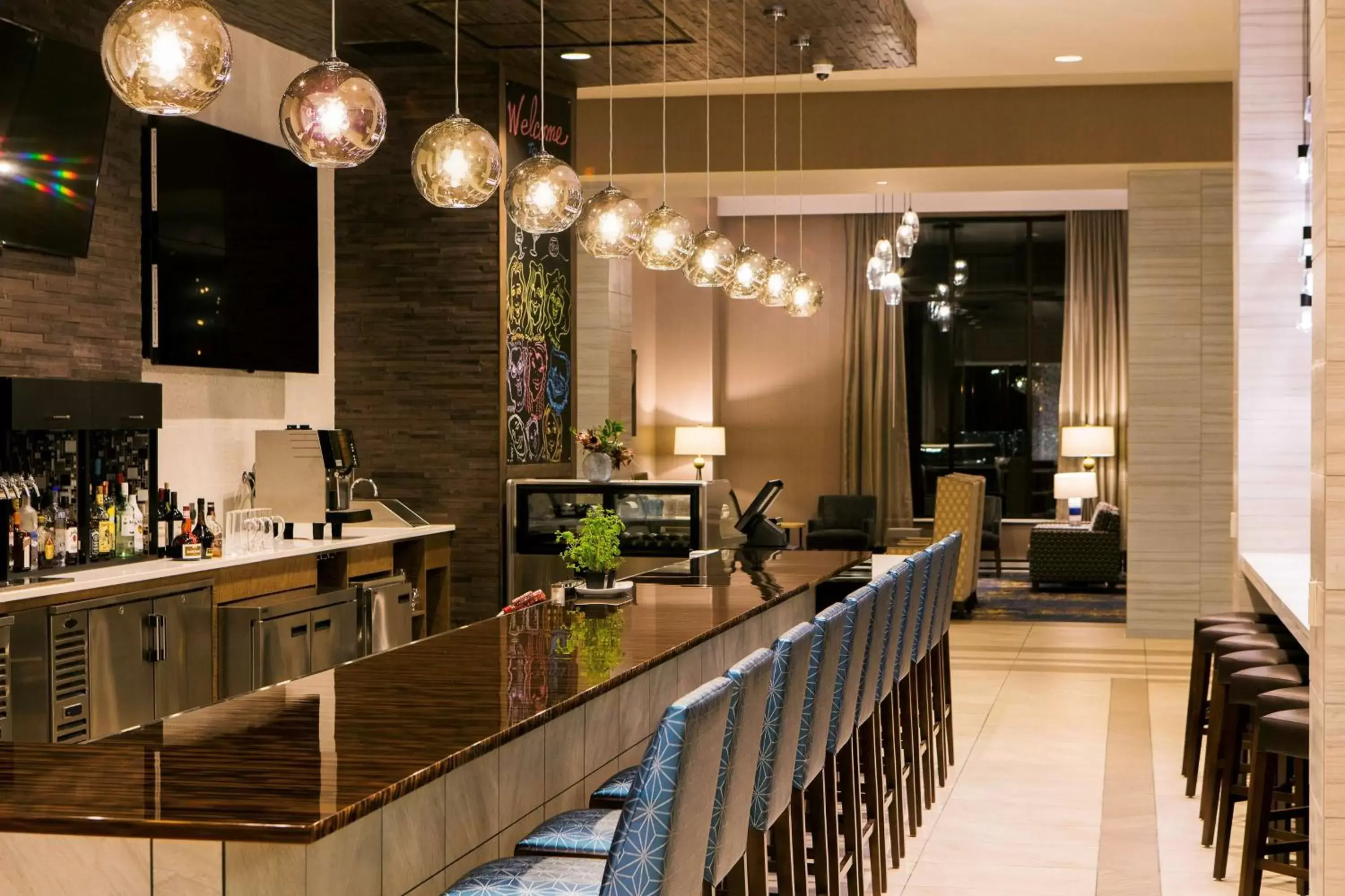 Lounge or bar in Hilton Garden Inn Minneapolis - University Area