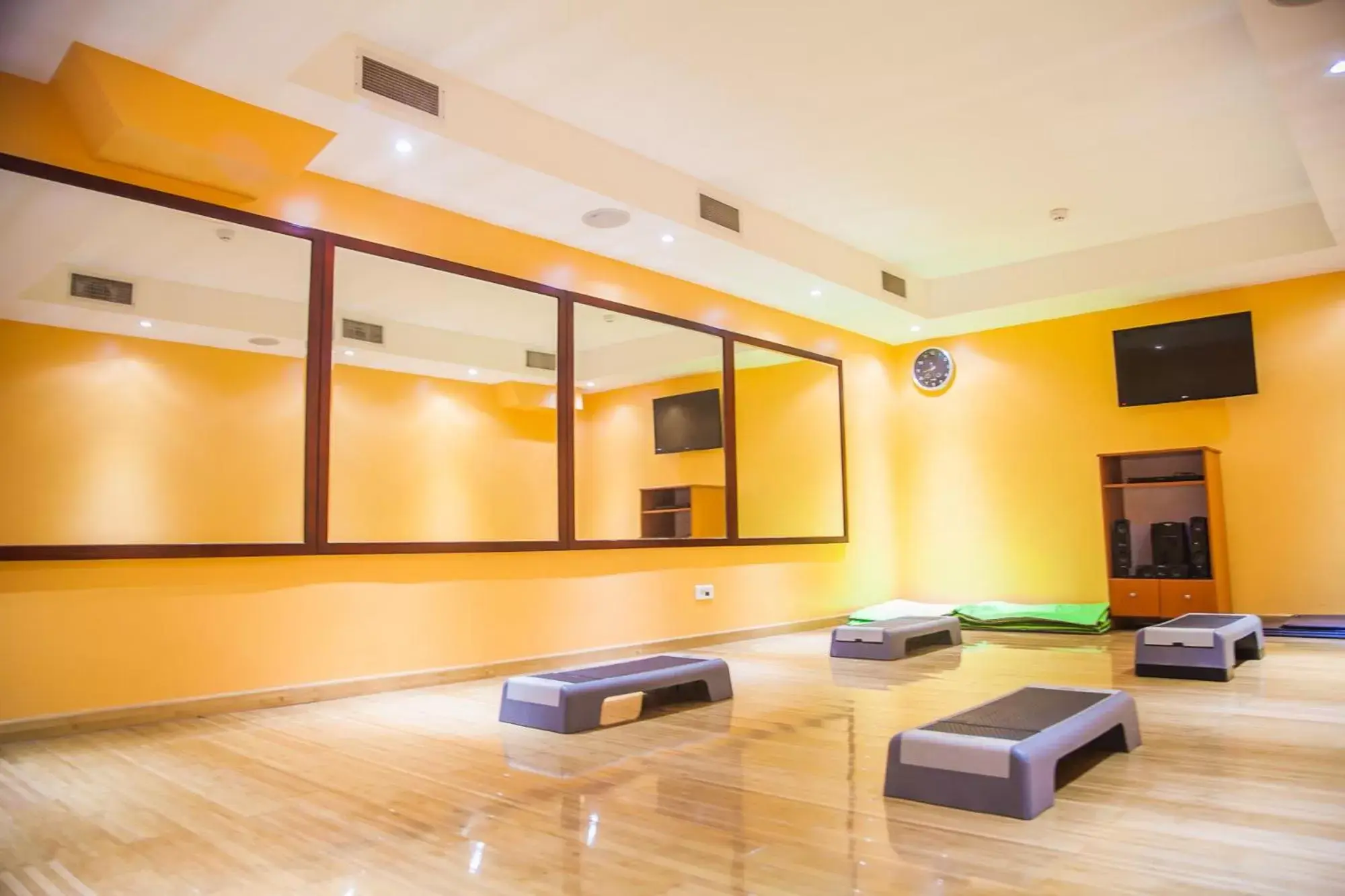 Fitness centre/facilities, Lounge/Bar in Grand Legacy Hotel