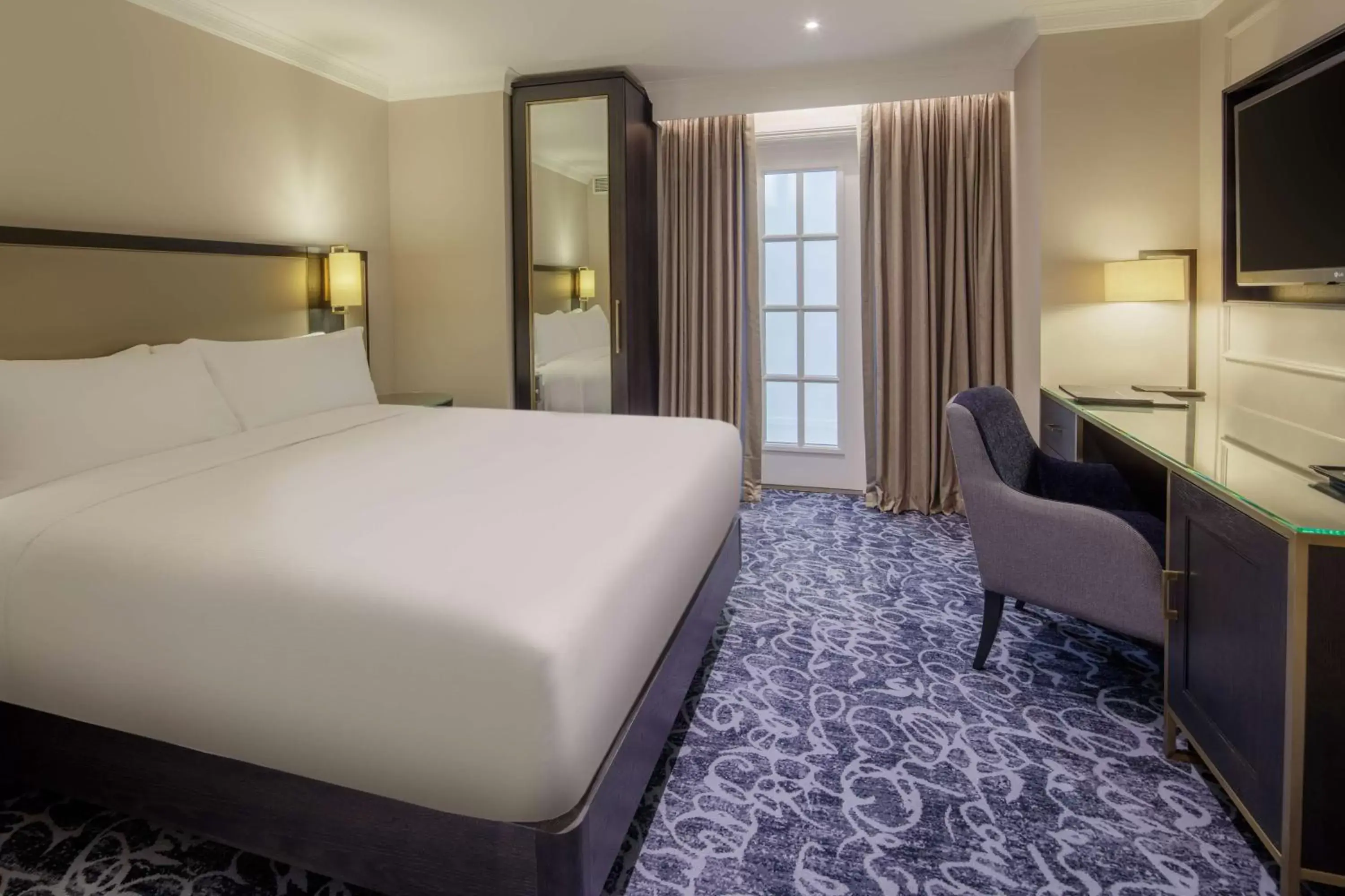 Bed in Hilton London Euston