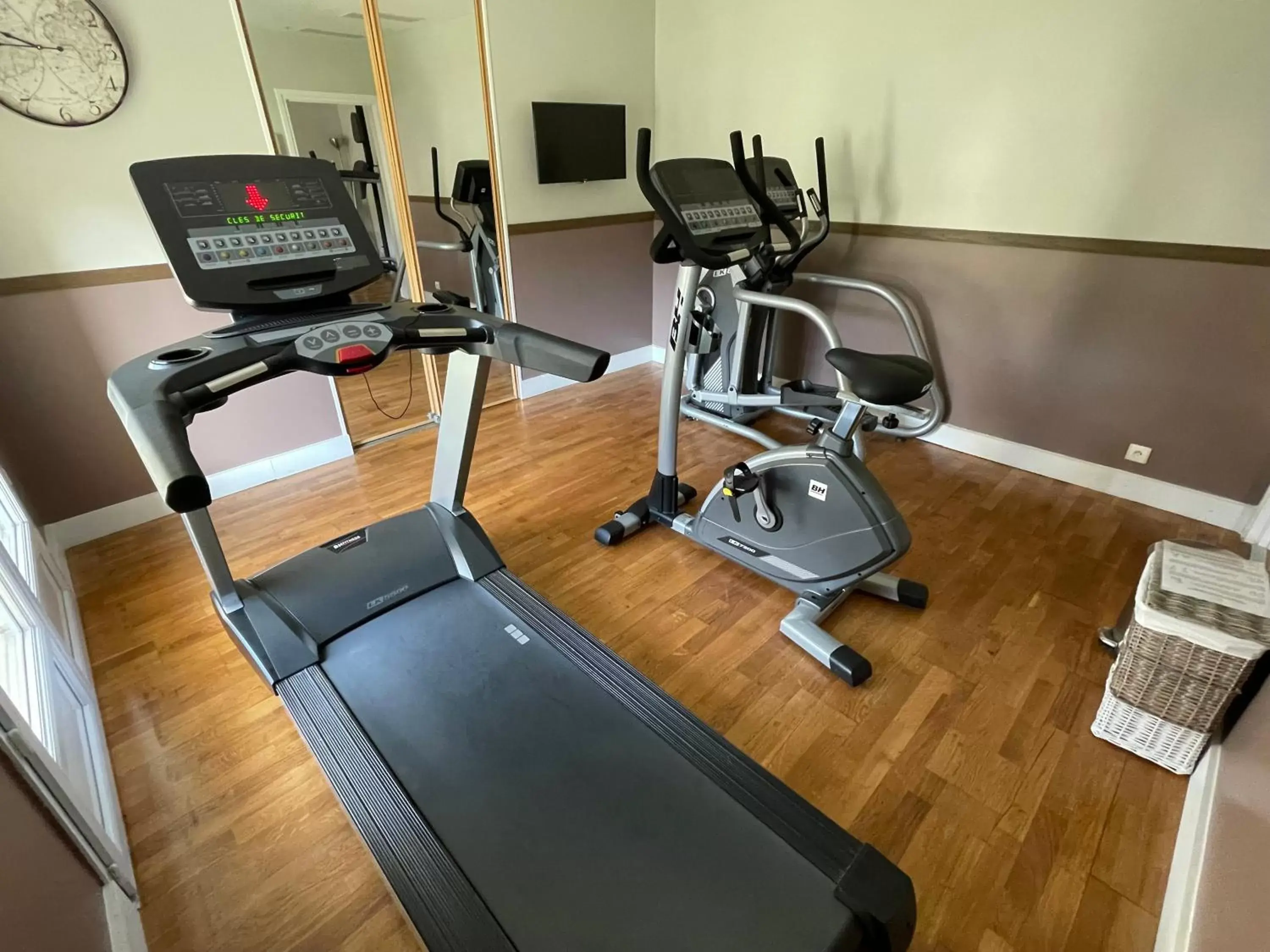 TV and multimedia, Fitness Center/Facilities in Auberge du Manet