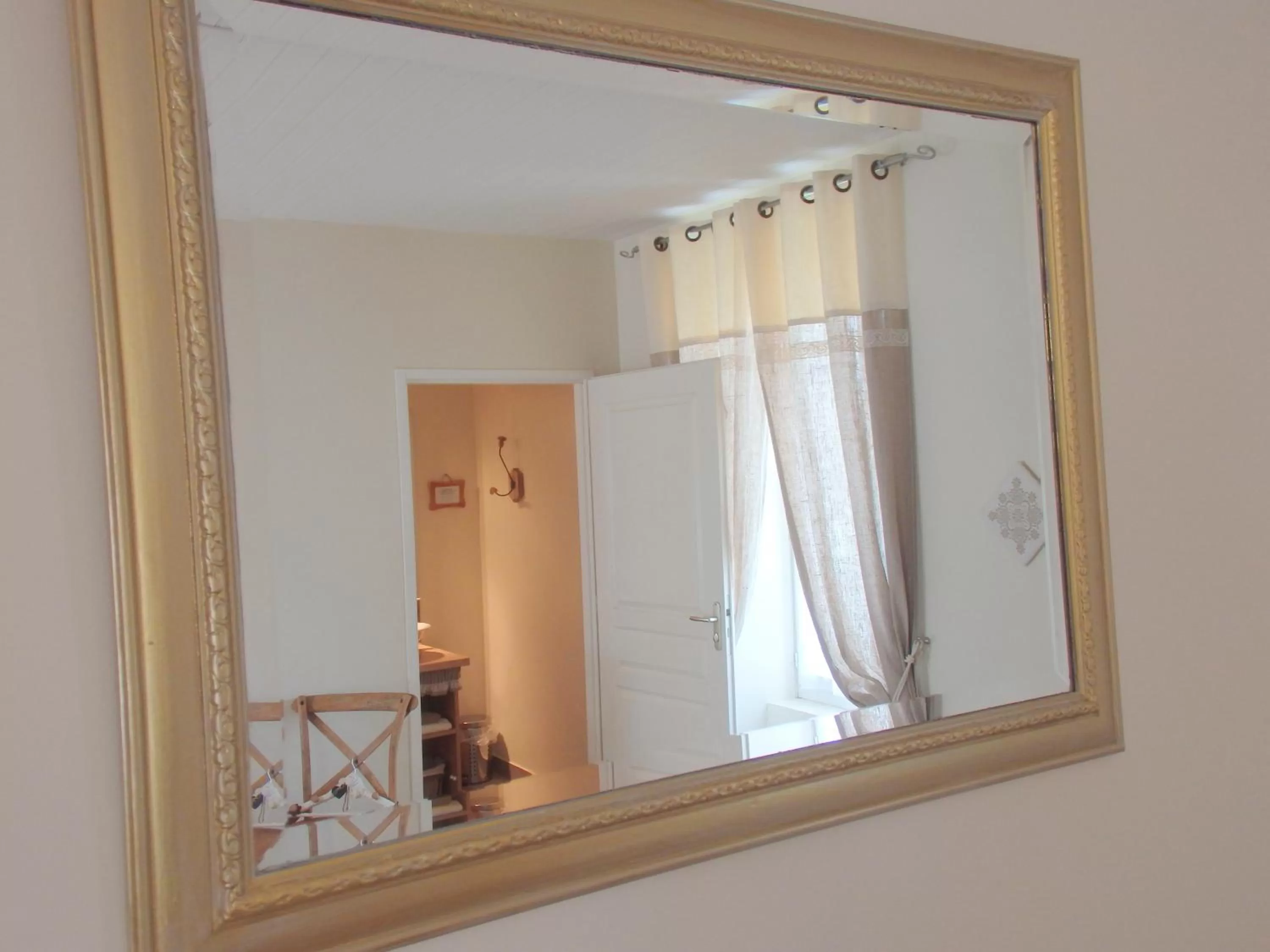 Decorative detail in Chambres d'Hôtes Le Tilleul