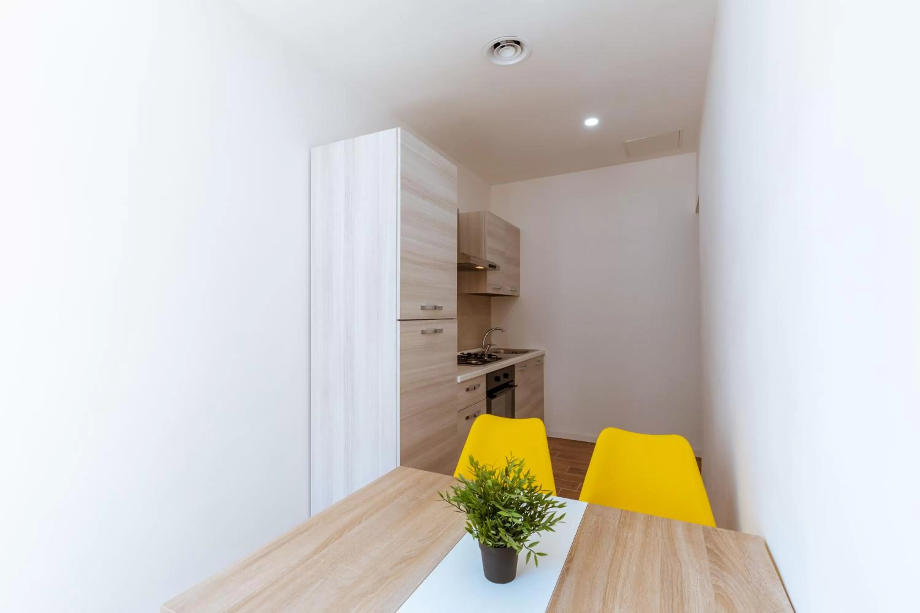 Kitchen or kitchenette, Dining Area in Central House - Apartments in Naples